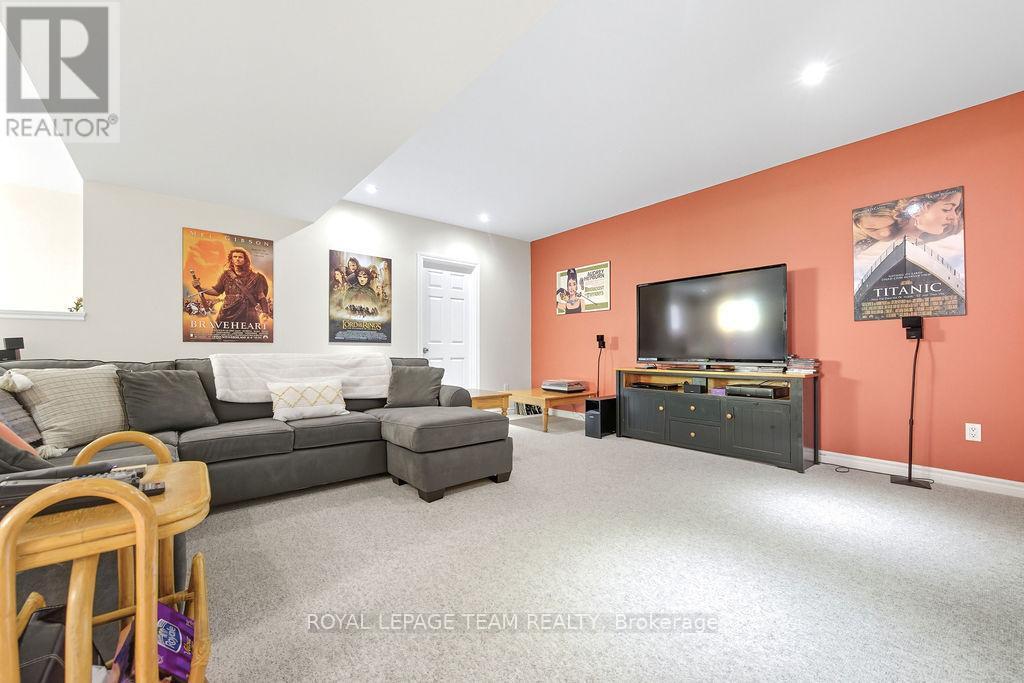 












698 BARRYVALE ROAD

,
Greater Madawaska,




Ontario
K0J1H0

