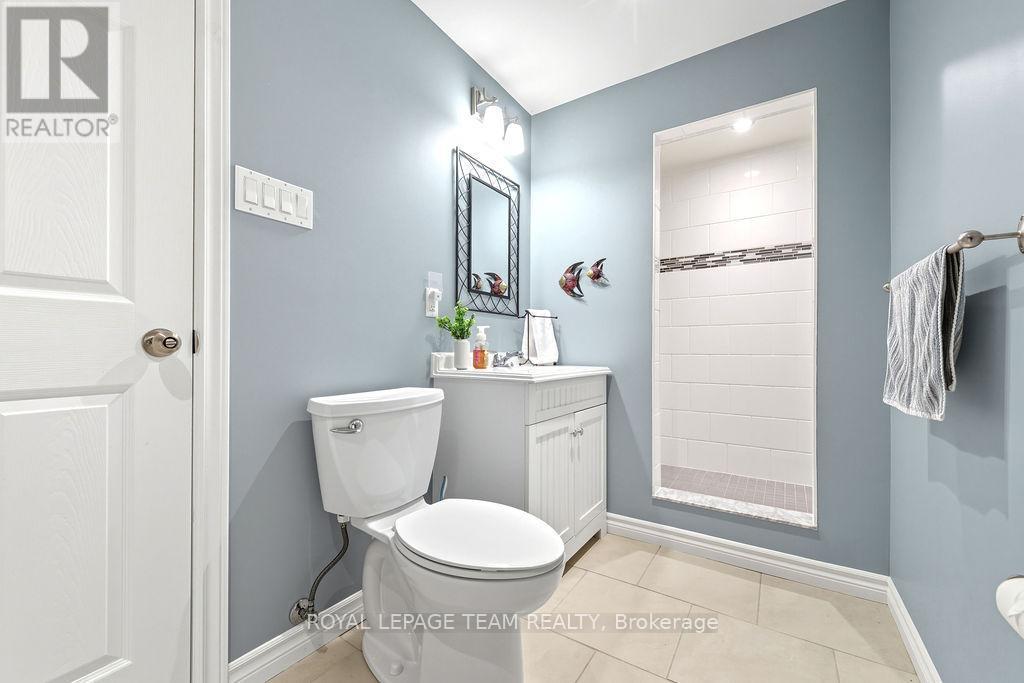 












698 BARRYVALE ROAD

,
Greater Madawaska,




Ontario
K0J1H0

