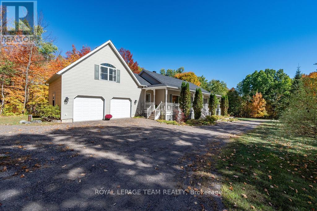 












698 BARRYVALE ROAD

,
Greater Madawaska,




Ontario
K0J1H0

