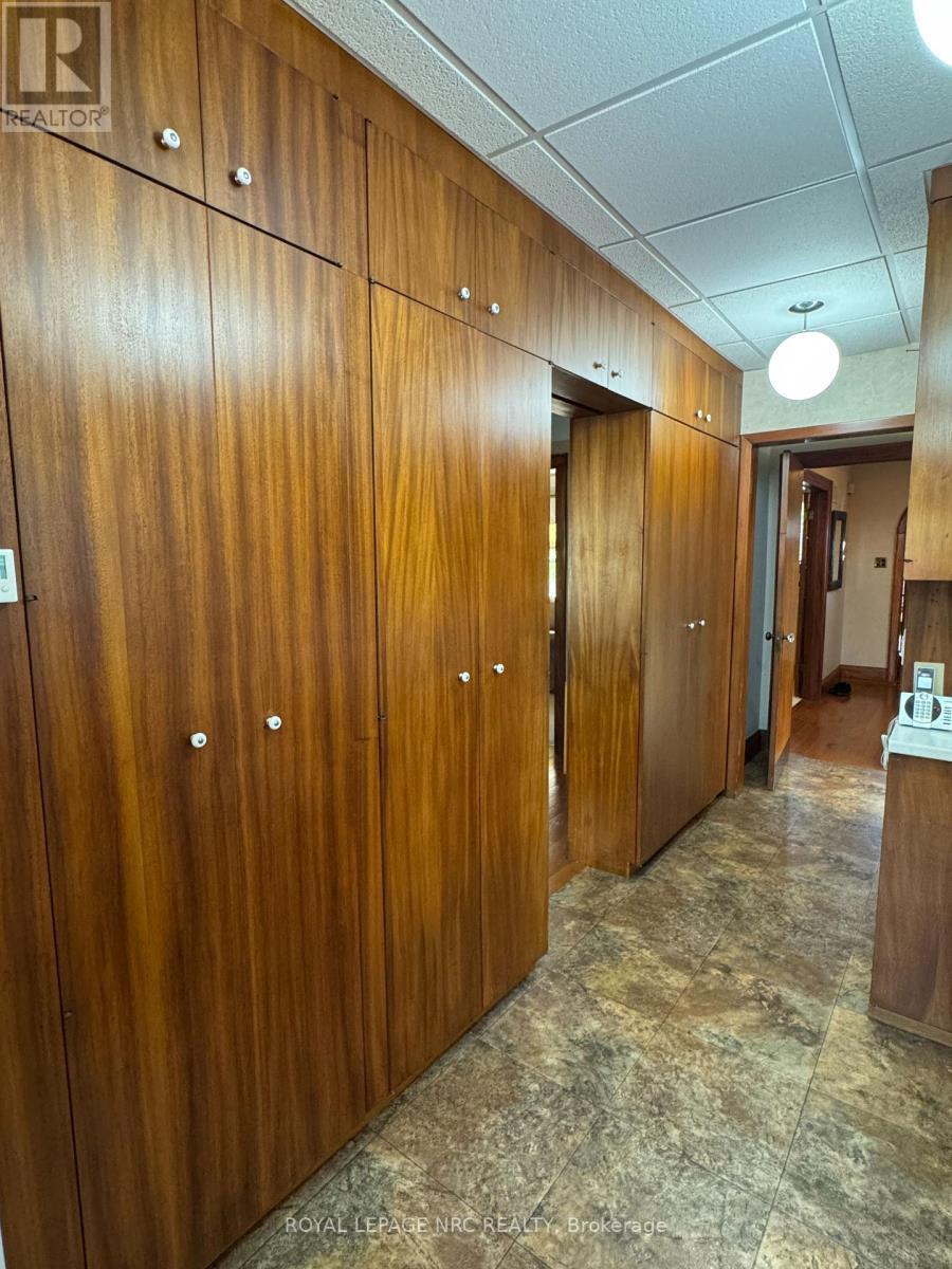 












62 PINE STREET

,
Welland (Prince Charles),




Ontario
L3C4G1

