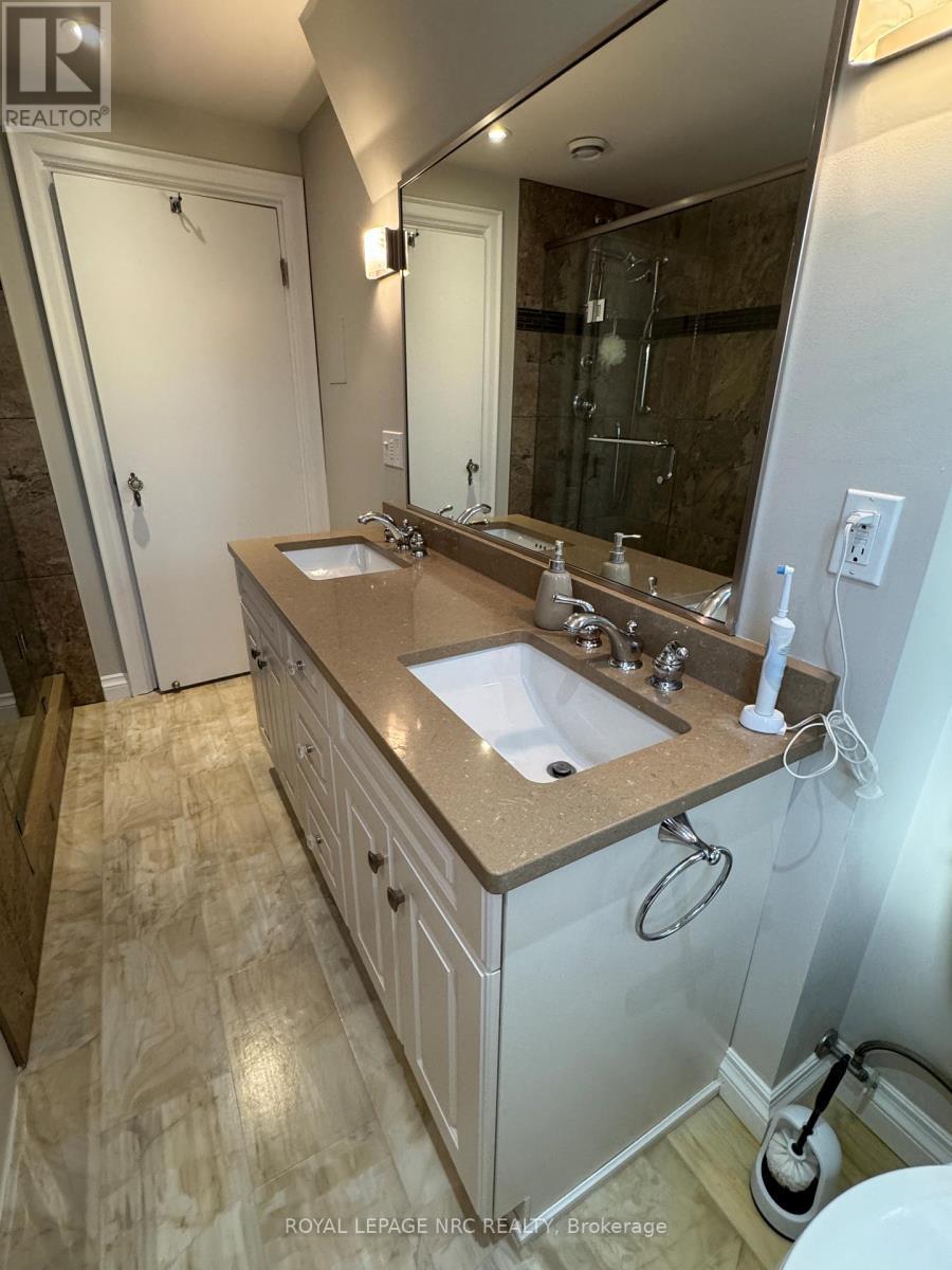 












62 PINE STREET

,
Welland (Prince Charles),




Ontario
L3C4G1

