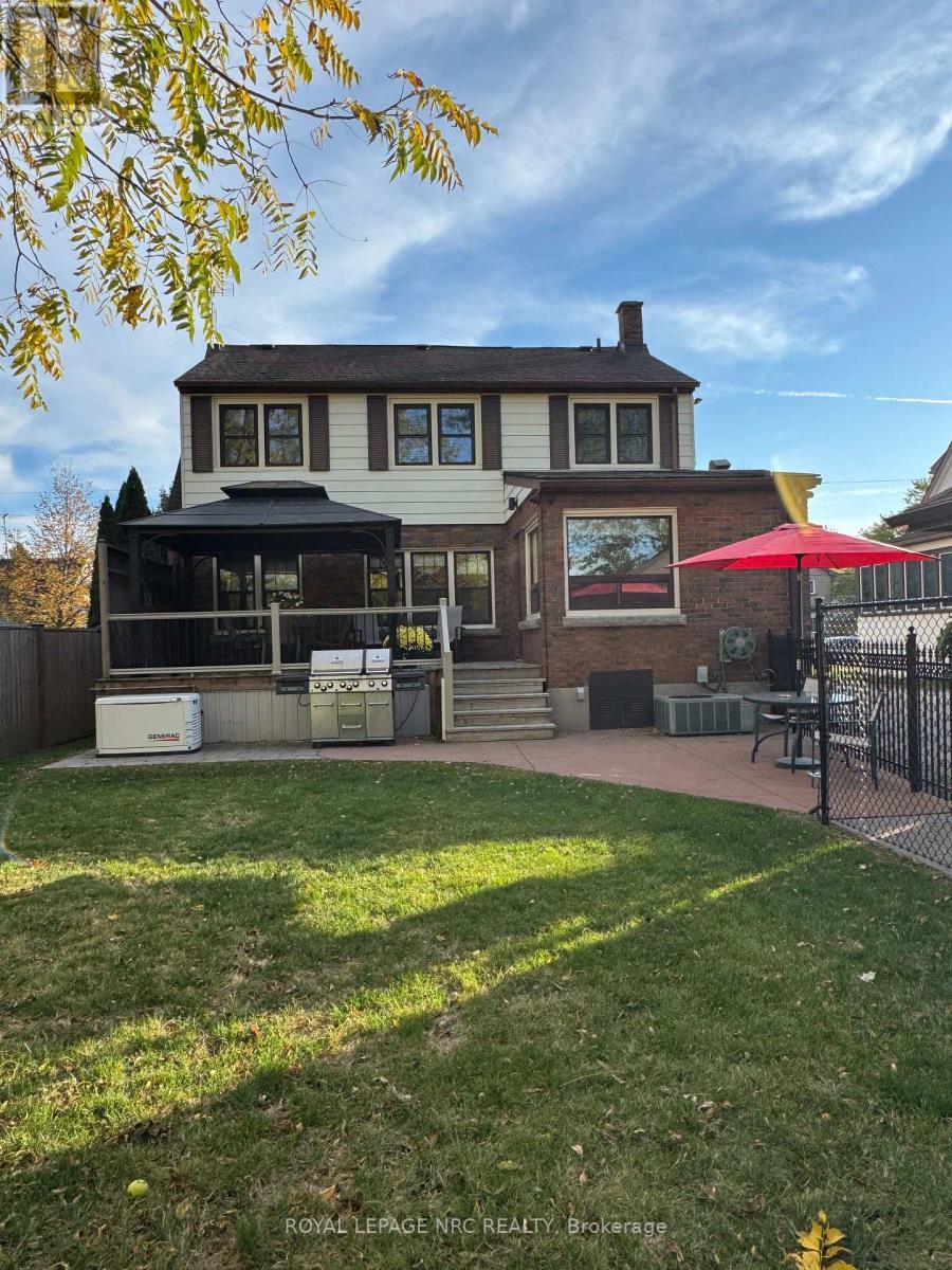 












62 PINE STREET

,
Welland (Prince Charles),




Ontario
L3C4G1

