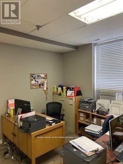 












14 - 2500 LAWRENCE AVENUE E

,
Toronto,




Ontario
M1P2R7

