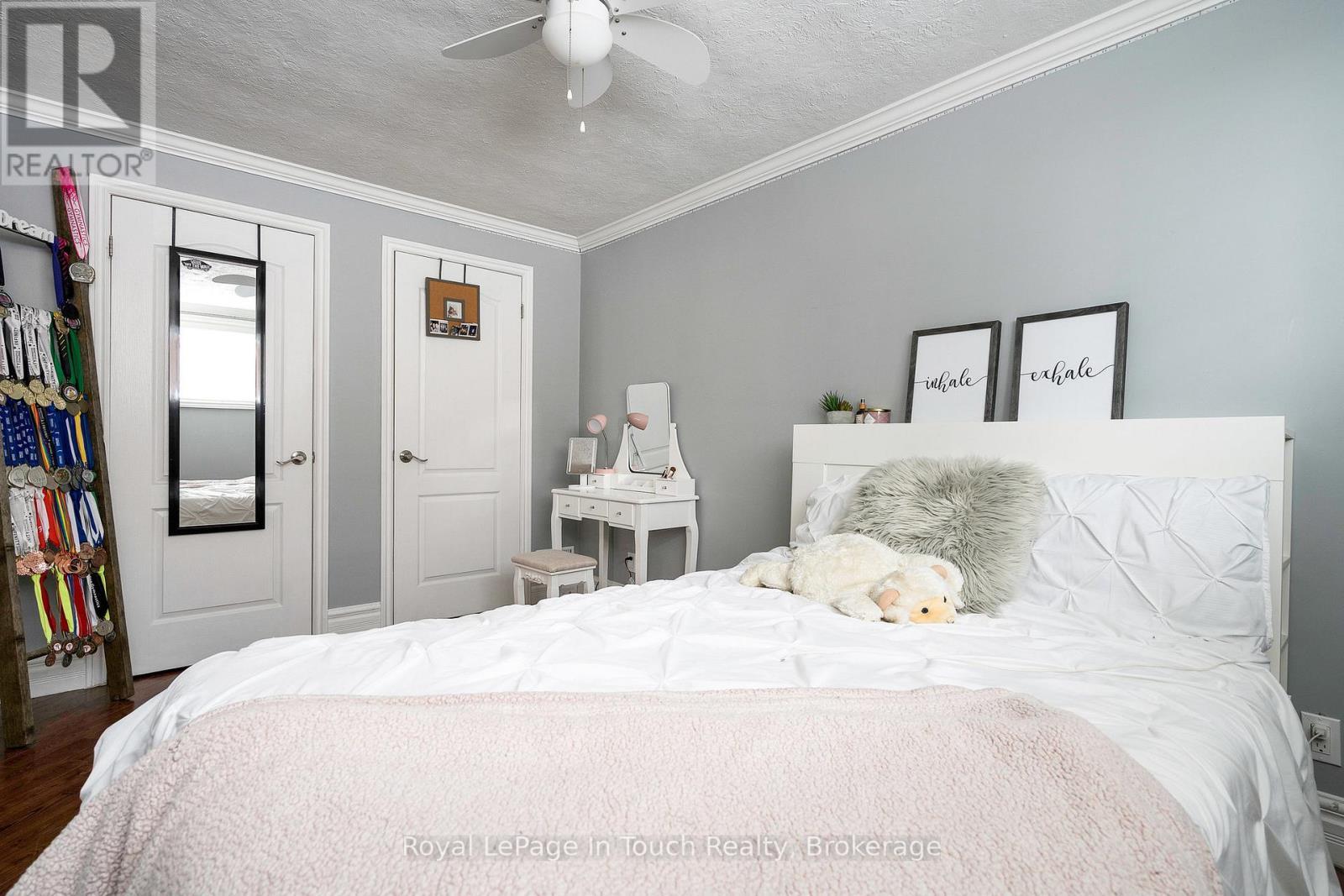 












8 TINY BEACHES ROAD S

,
Tiny,




Ontario
L0L2J0

