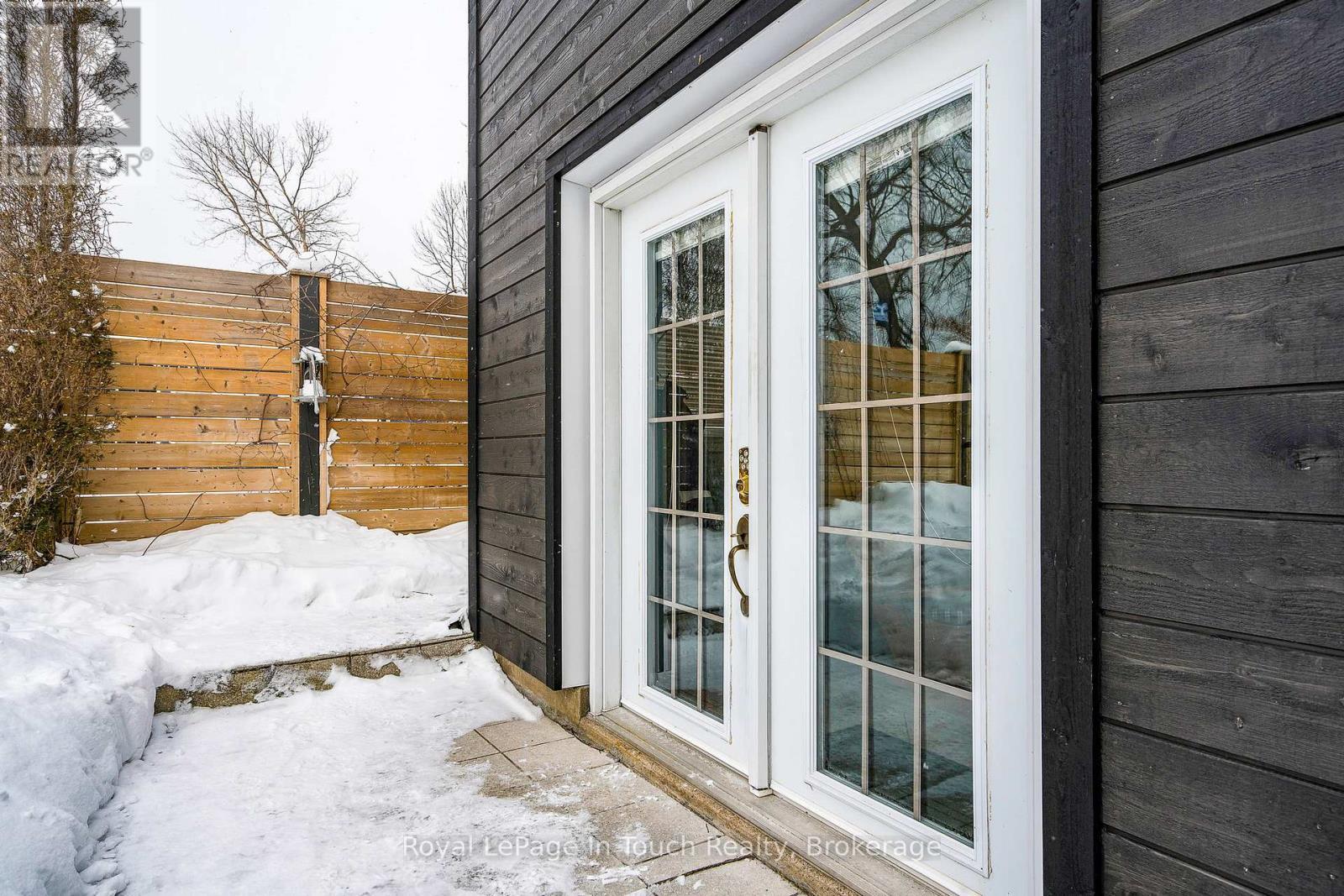 












8 TINY BEACHES ROAD S

,
Tiny,




Ontario
L0L2J0

