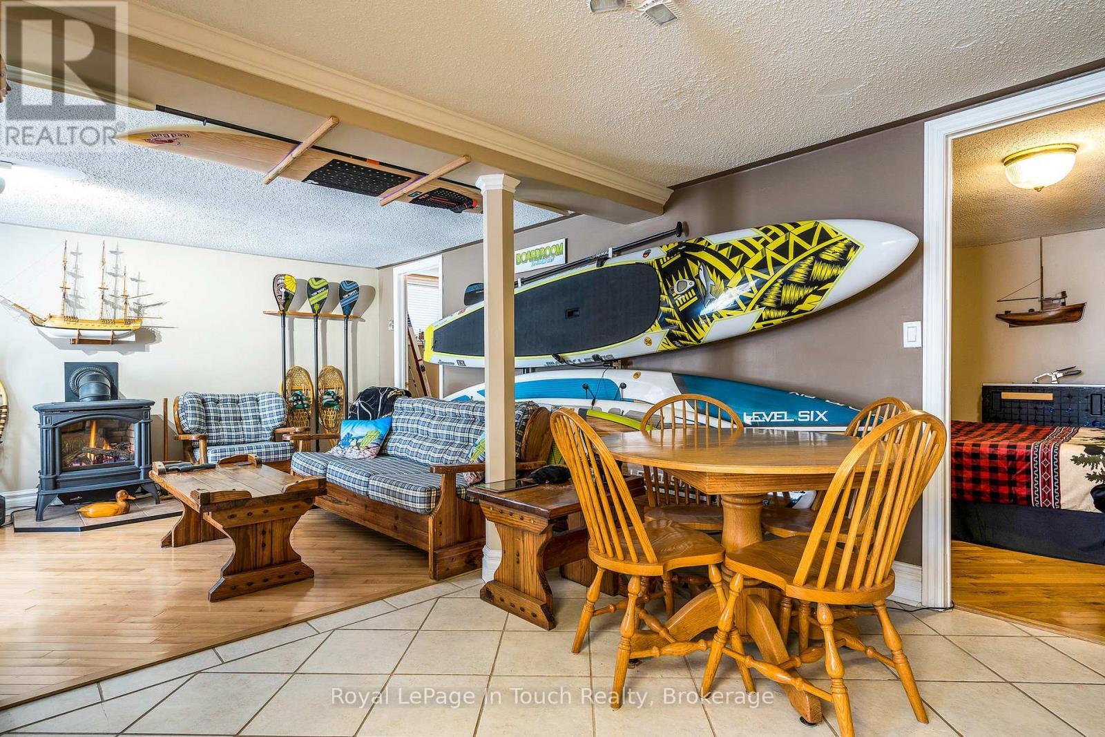 












8 TINY BEACHES ROAD S

,
Tiny,




Ontario
L0L2J0

