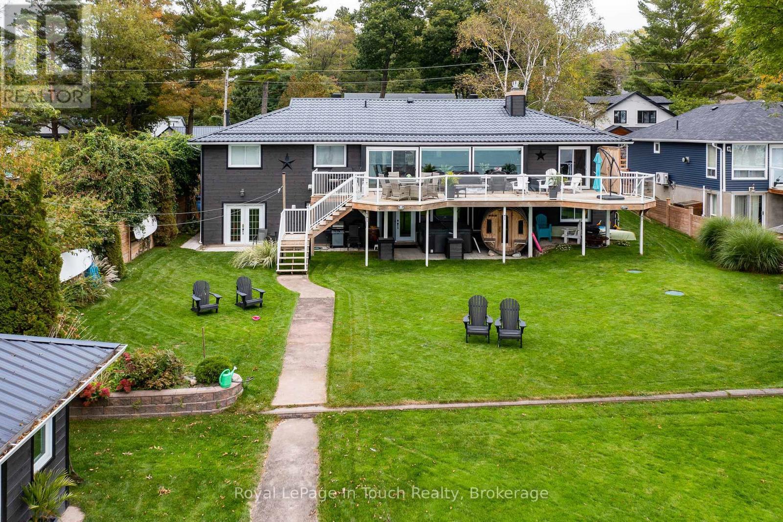 












8 TINY BEACHES ROAD S

,
Tiny,




Ontario
L0L2J0

