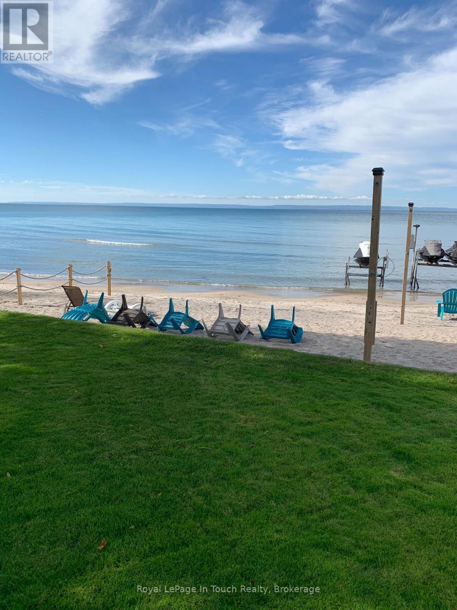 












8 TINY BEACHES ROAD S

,
Tiny,




Ontario
L0L2J0

