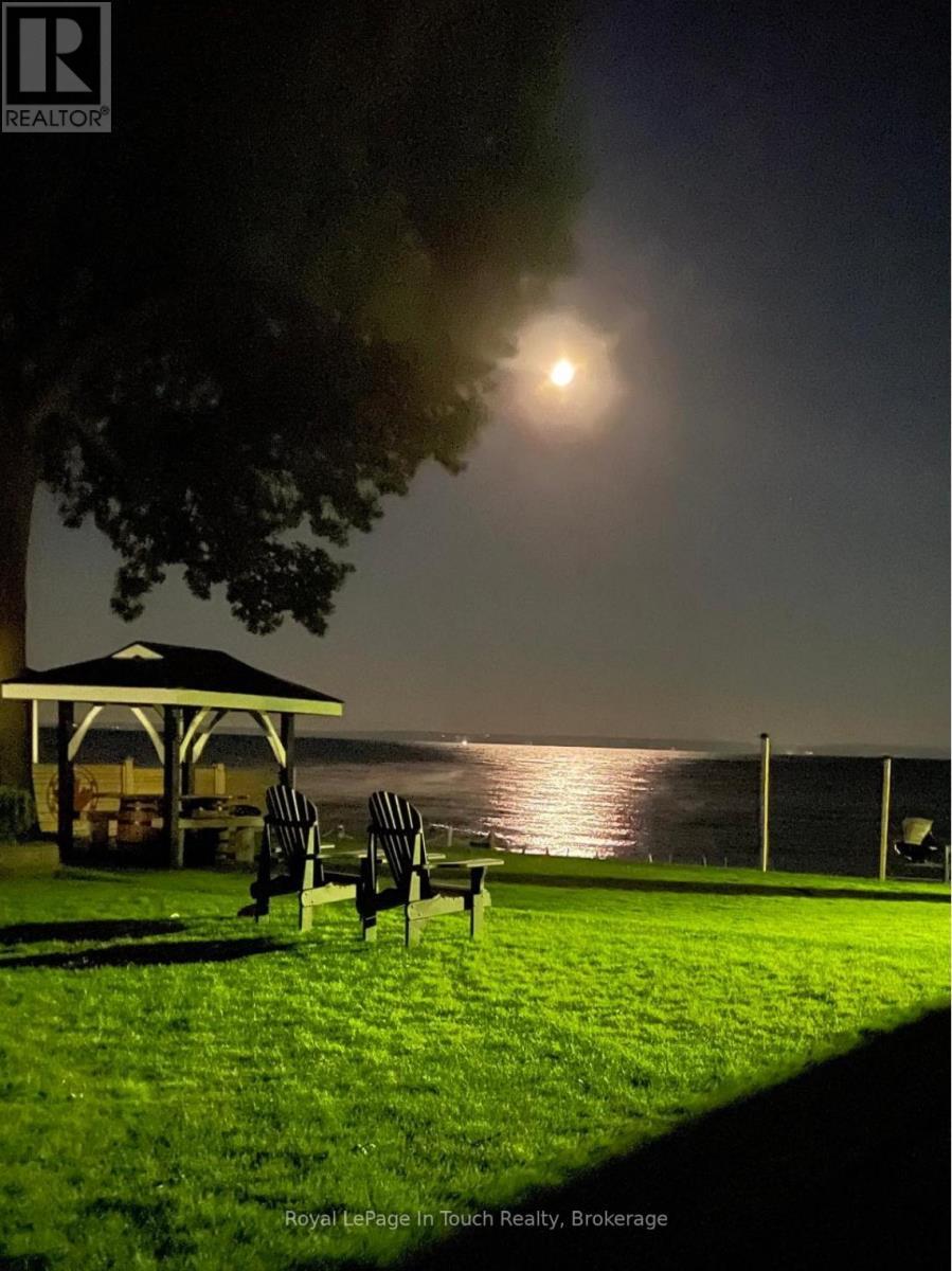 












8 TINY BEACHES ROAD S

,
Tiny,




Ontario
L0L2J0

