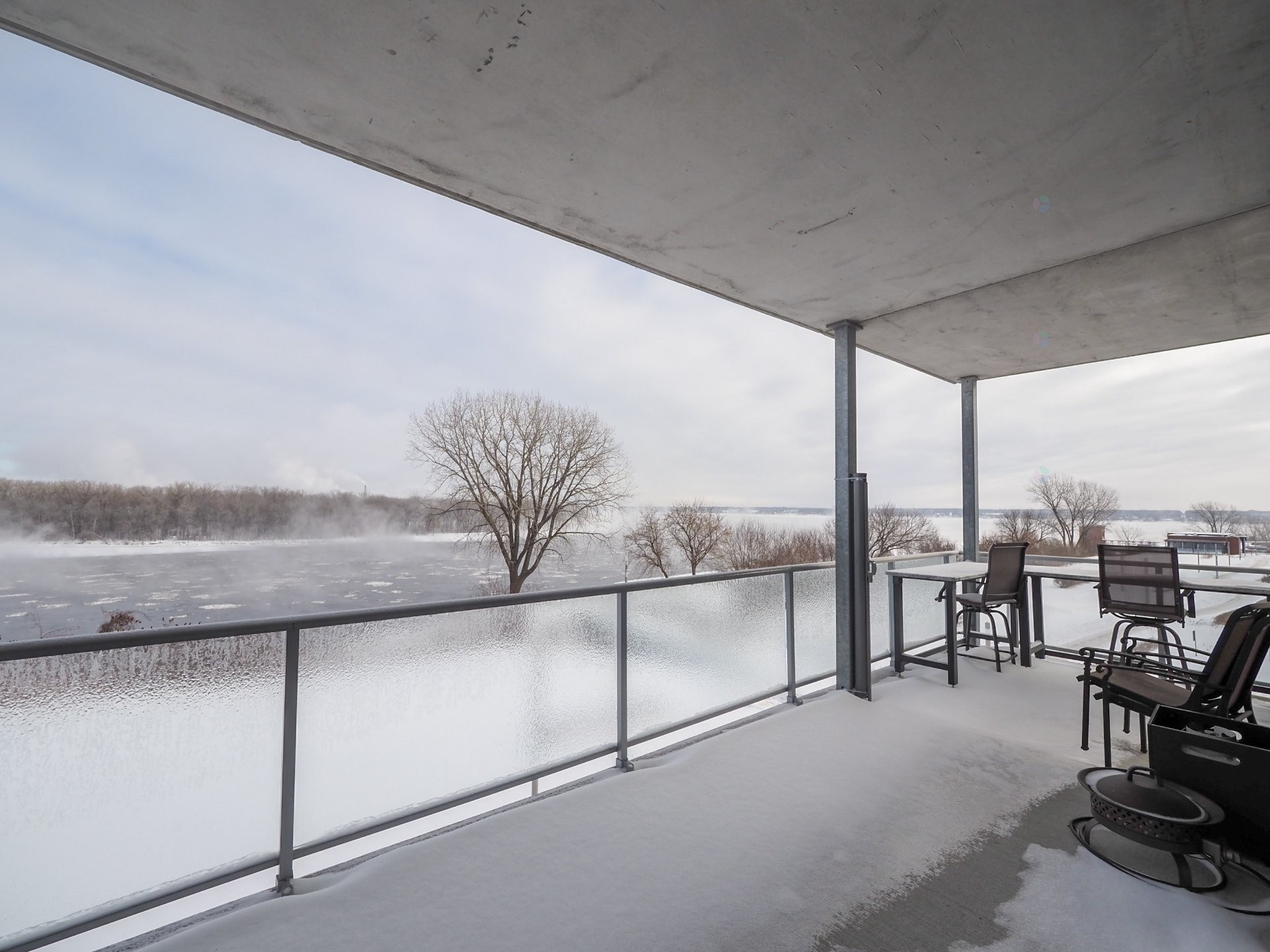 









1100


Av. des Draveurs

, 301,
Trois-Rivières,




QC
G9A0C6

