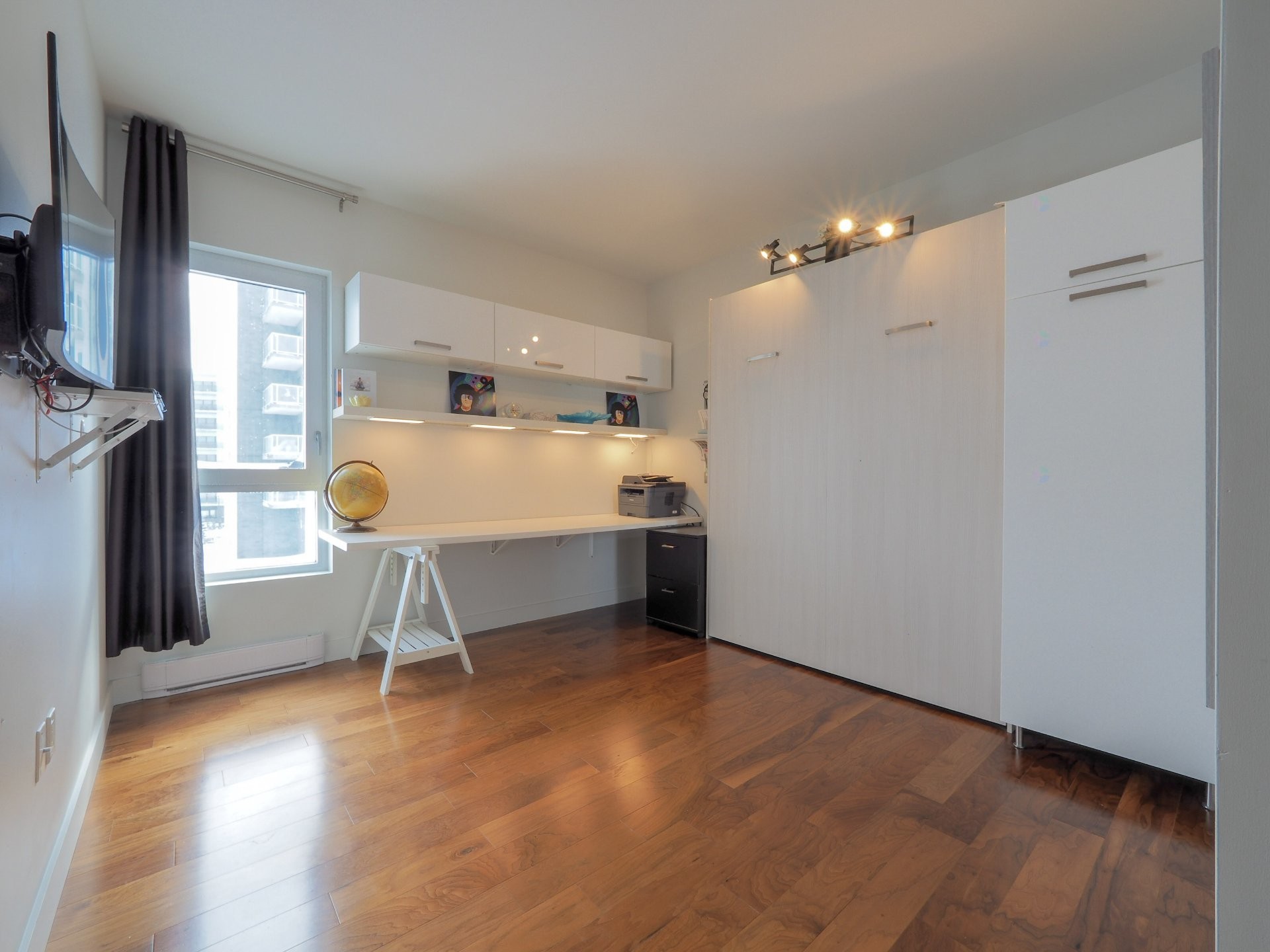 









1100


Av. des Draveurs

, 301,
Trois-Rivières,




QC
G9A0C6

