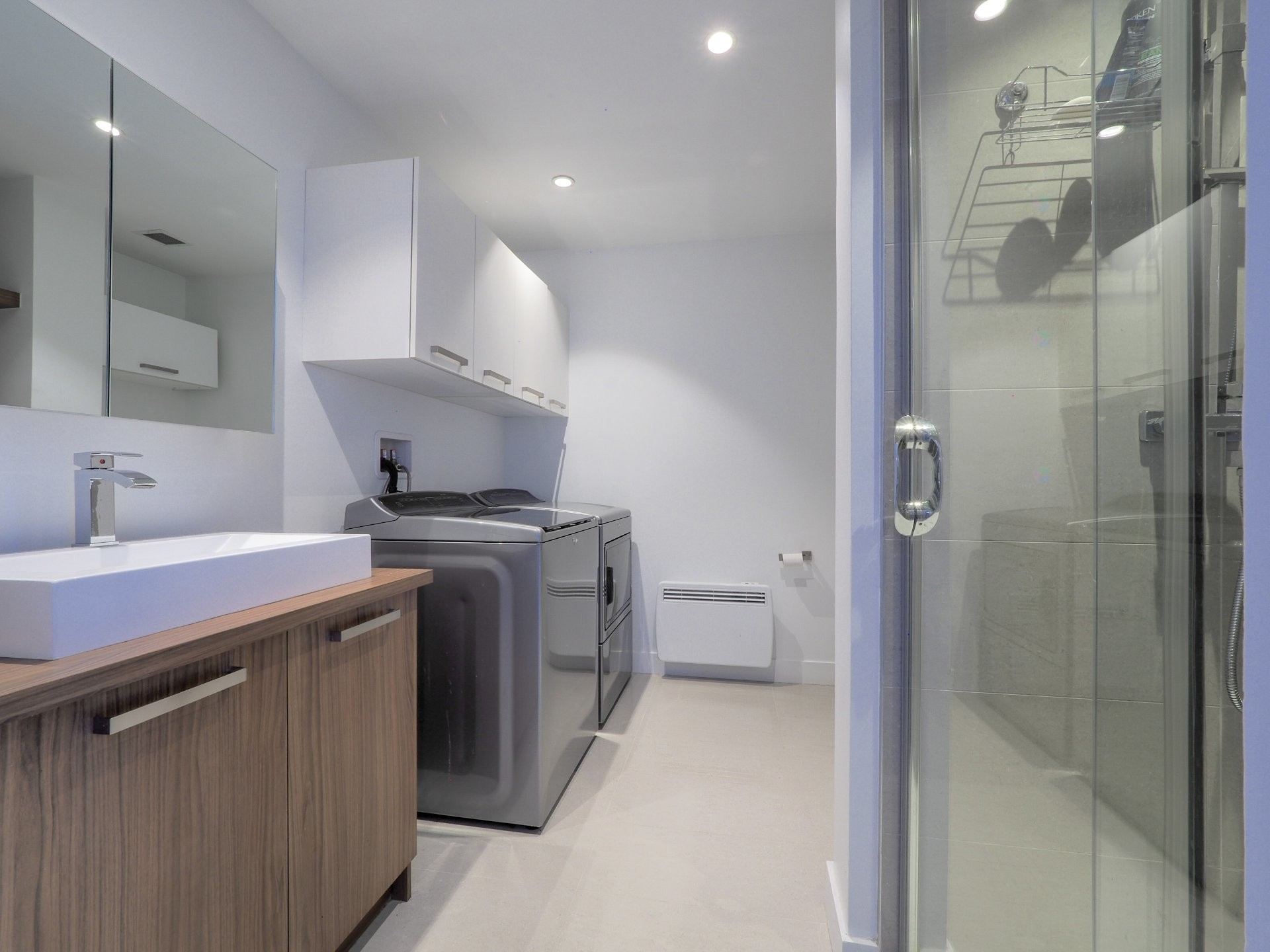 









1100


Av. des Draveurs

, 301,
Trois-Rivières,




QC
G9A0C6

