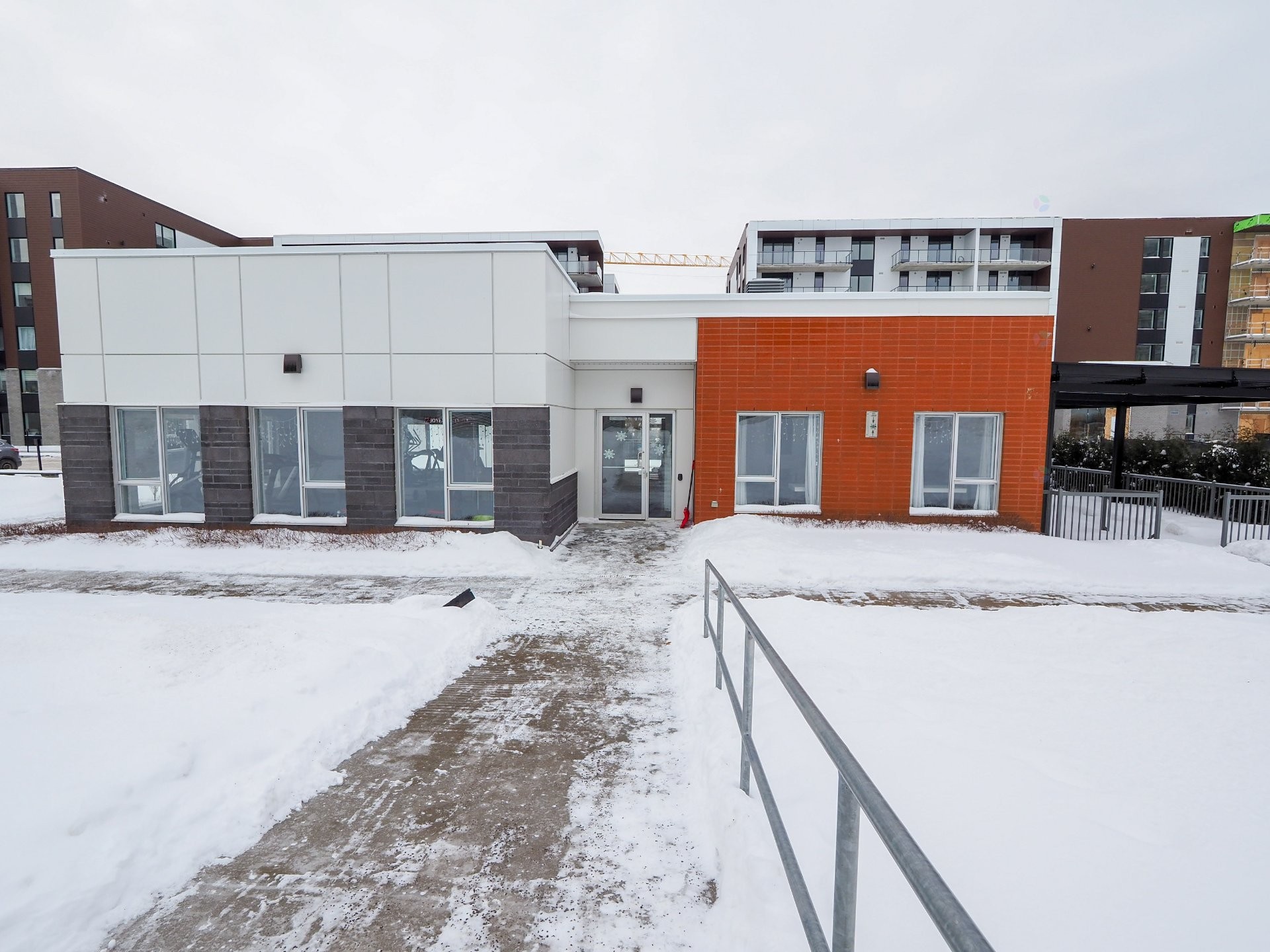 









1100


Av. des Draveurs

, 301,
Trois-Rivières,




QC
G9A0C6

