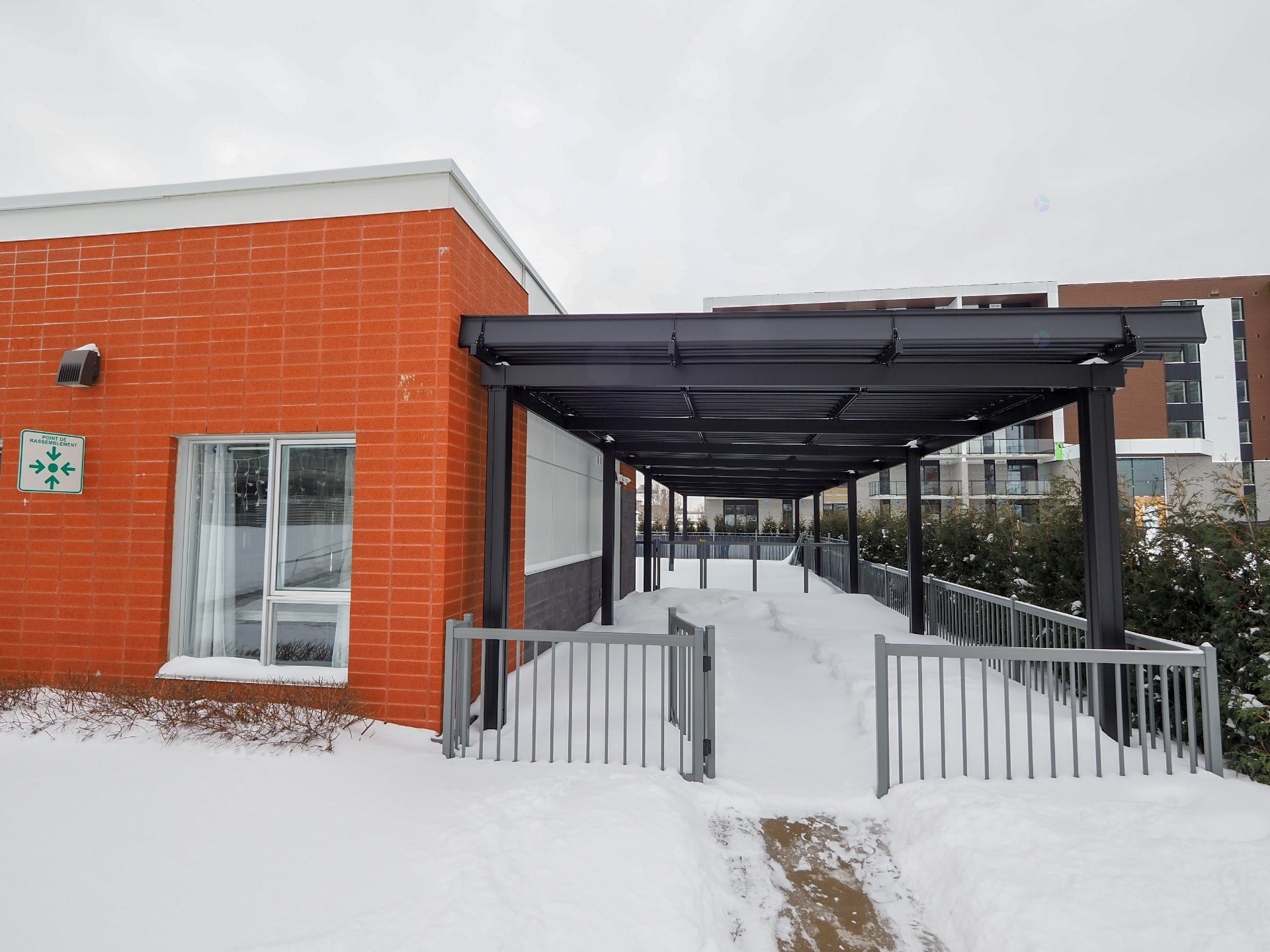 









1100


Av. des Draveurs

, 301,
Trois-Rivières,




QC
G9A0C6

