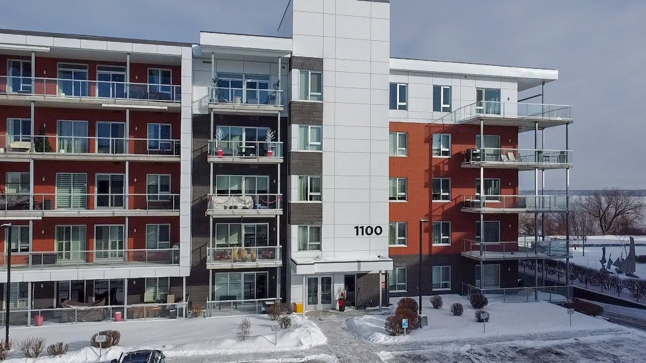 









1100


Av. des Draveurs

, 301,
Trois-Rivières,




QC
G9A0C6

