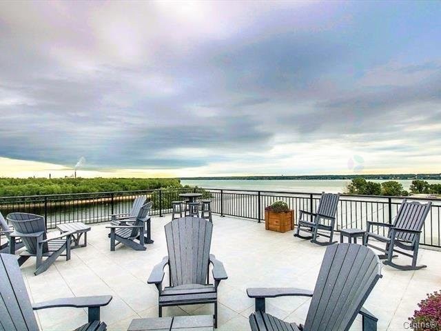 









1100


Av. des Draveurs

, 301,
Trois-Rivières,




QC
G9A0C6

