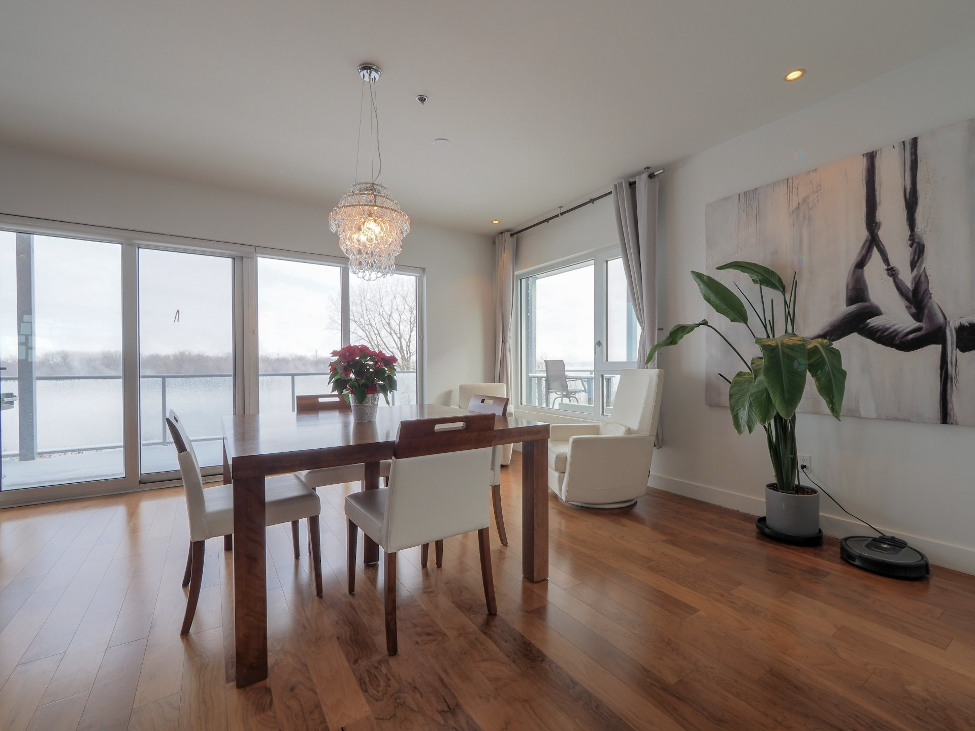 









1100


Av. des Draveurs

, 301,
Trois-Rivières,




QC
G9A0C6

