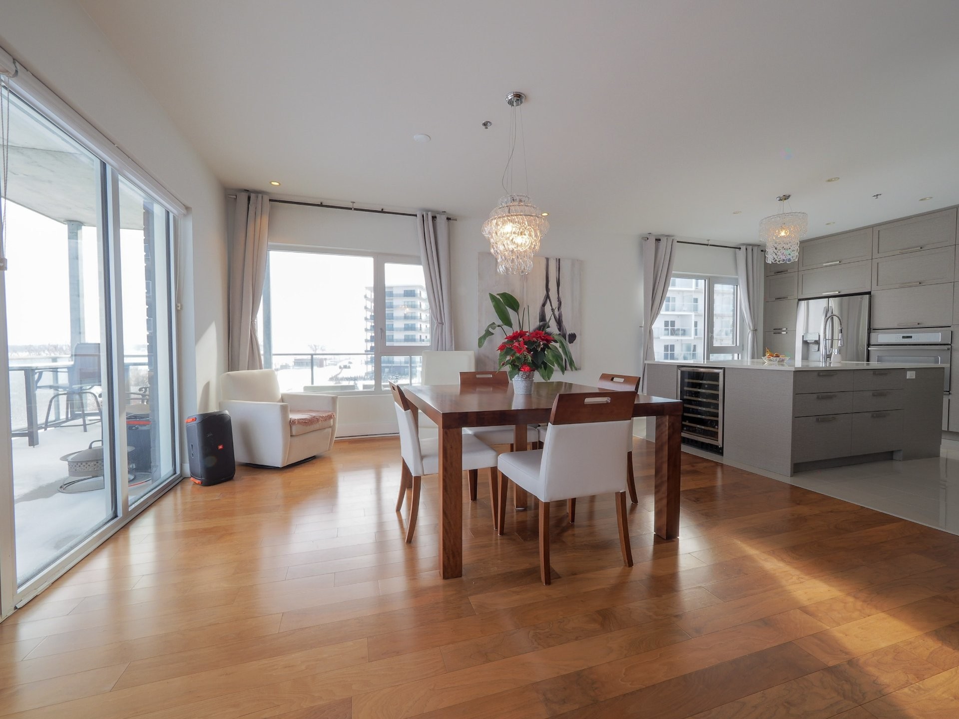 









1100


Av. des Draveurs

, 301,
Trois-Rivières,




QC
G9A0C6

