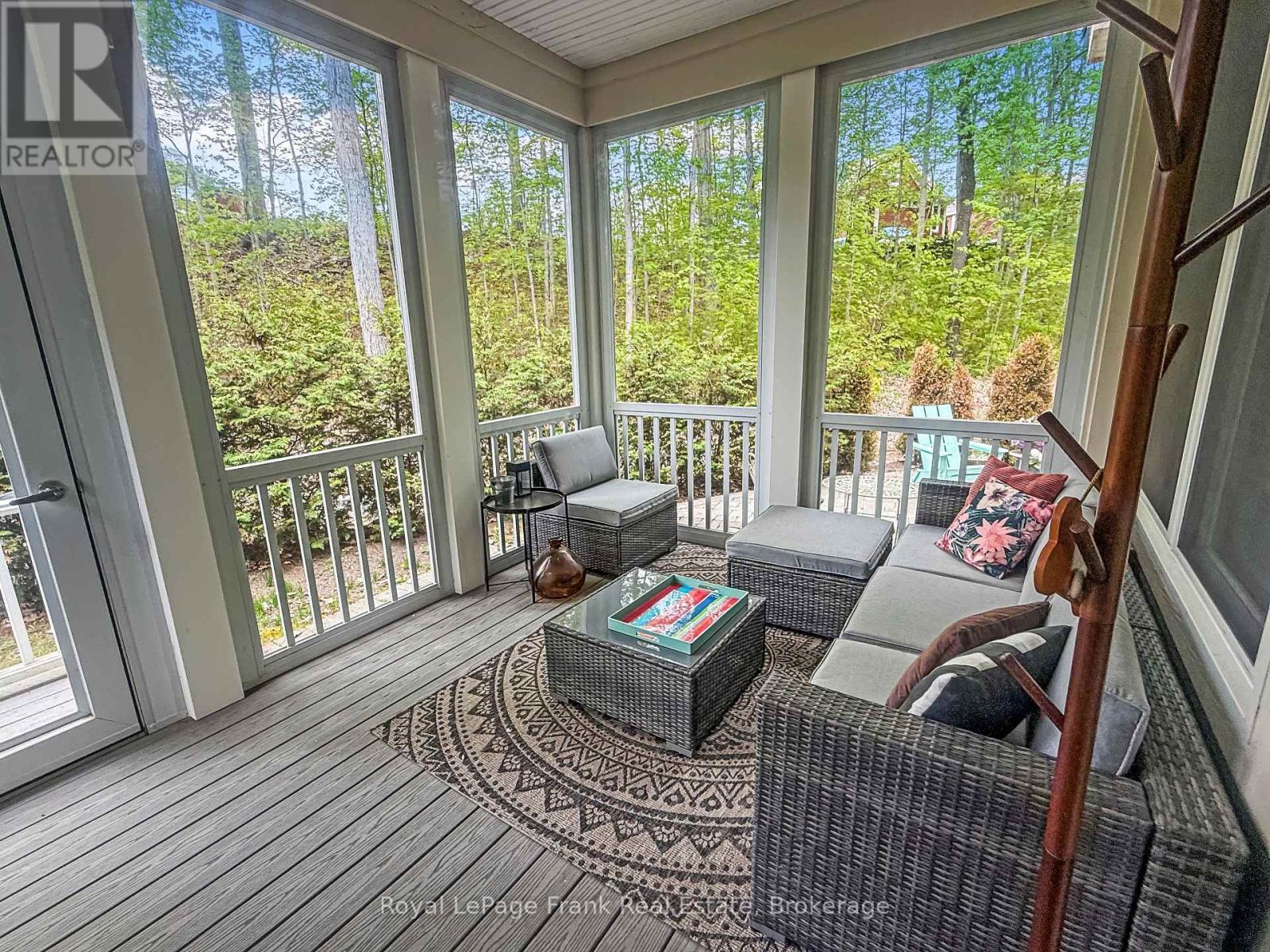












199 - 32 HOLLOW LANE

,
Prince Edward County,







Ontario
K0K1P0

