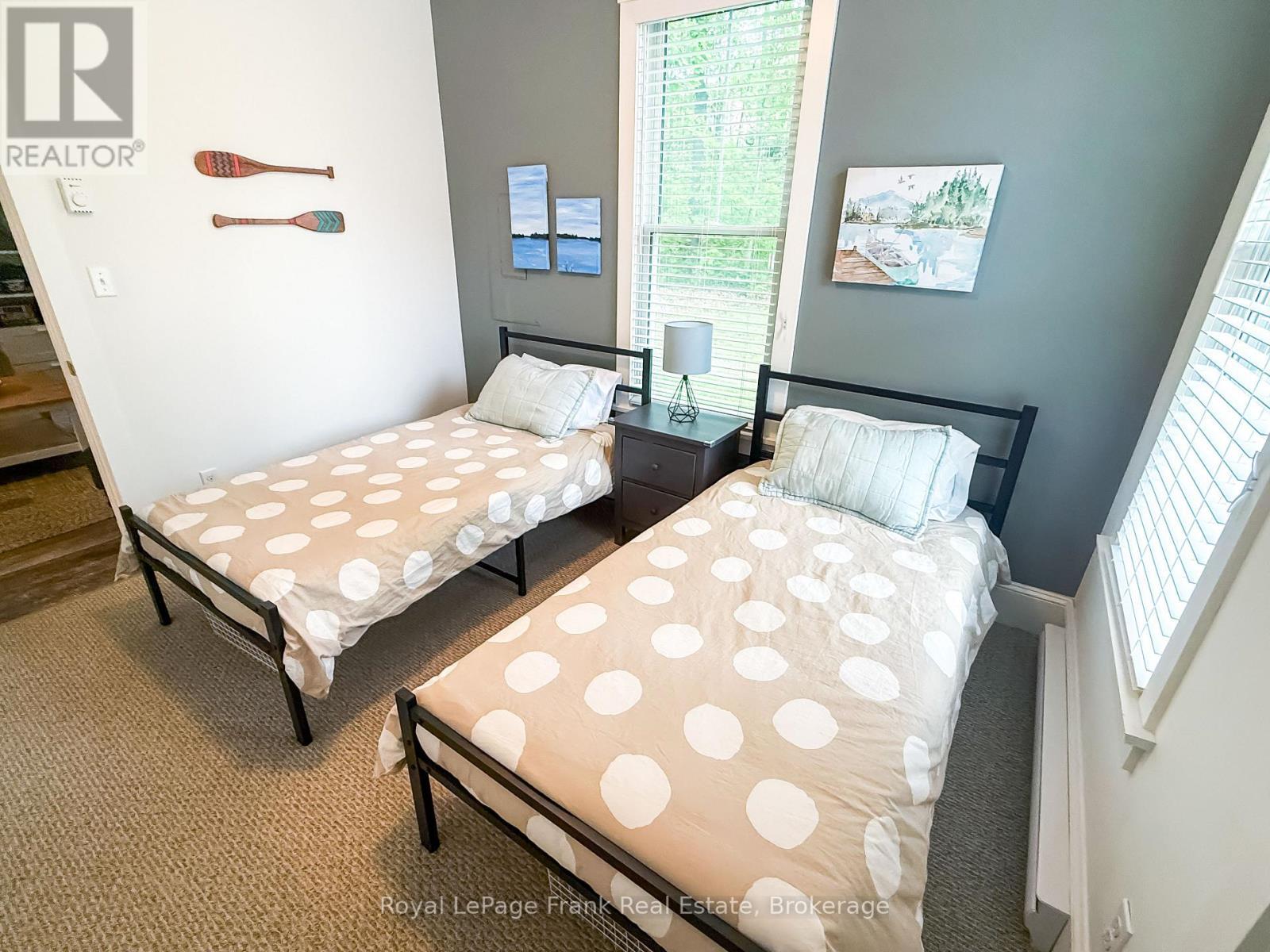 












199 - 32 HOLLOW LANE

,
Prince Edward County,







Ontario
K0K1P0

