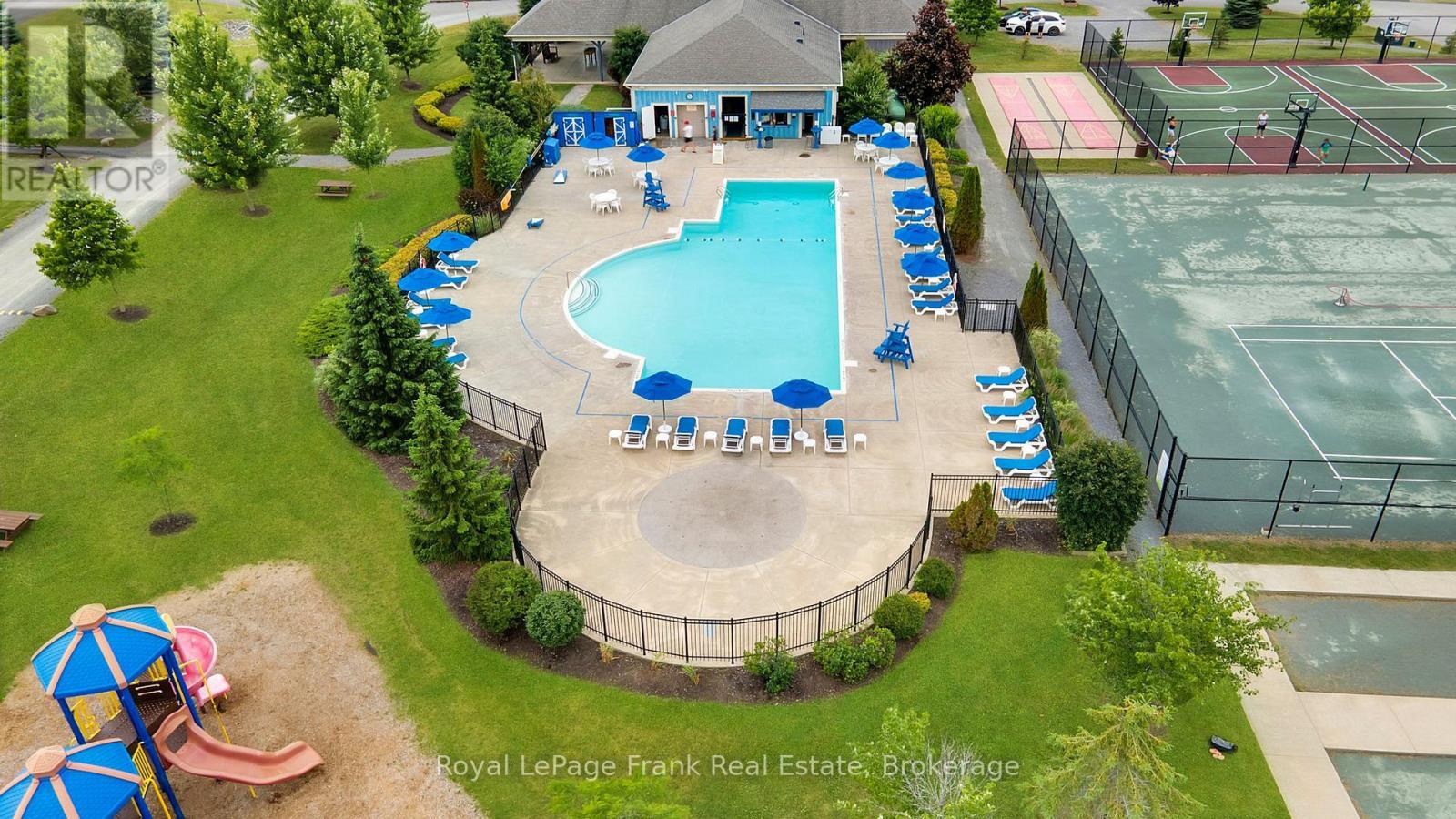 












199 - 32 HOLLOW LANE

,
Prince Edward County,







Ontario
K0K1P0

