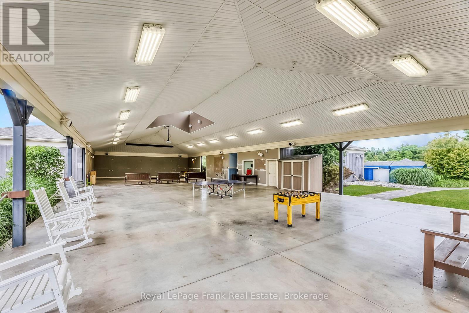 












199 - 32 HOLLOW LANE

,
Prince Edward County,







Ontario
K0K1P0

