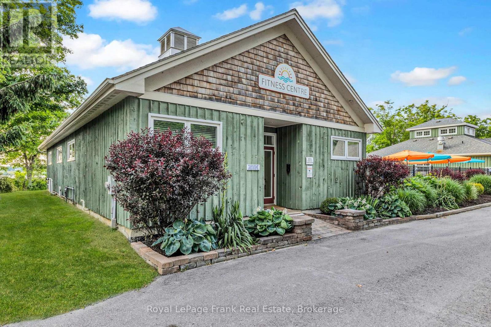 












199 - 32 HOLLOW LANE

,
Prince Edward County,







Ontario
K0K1P0

