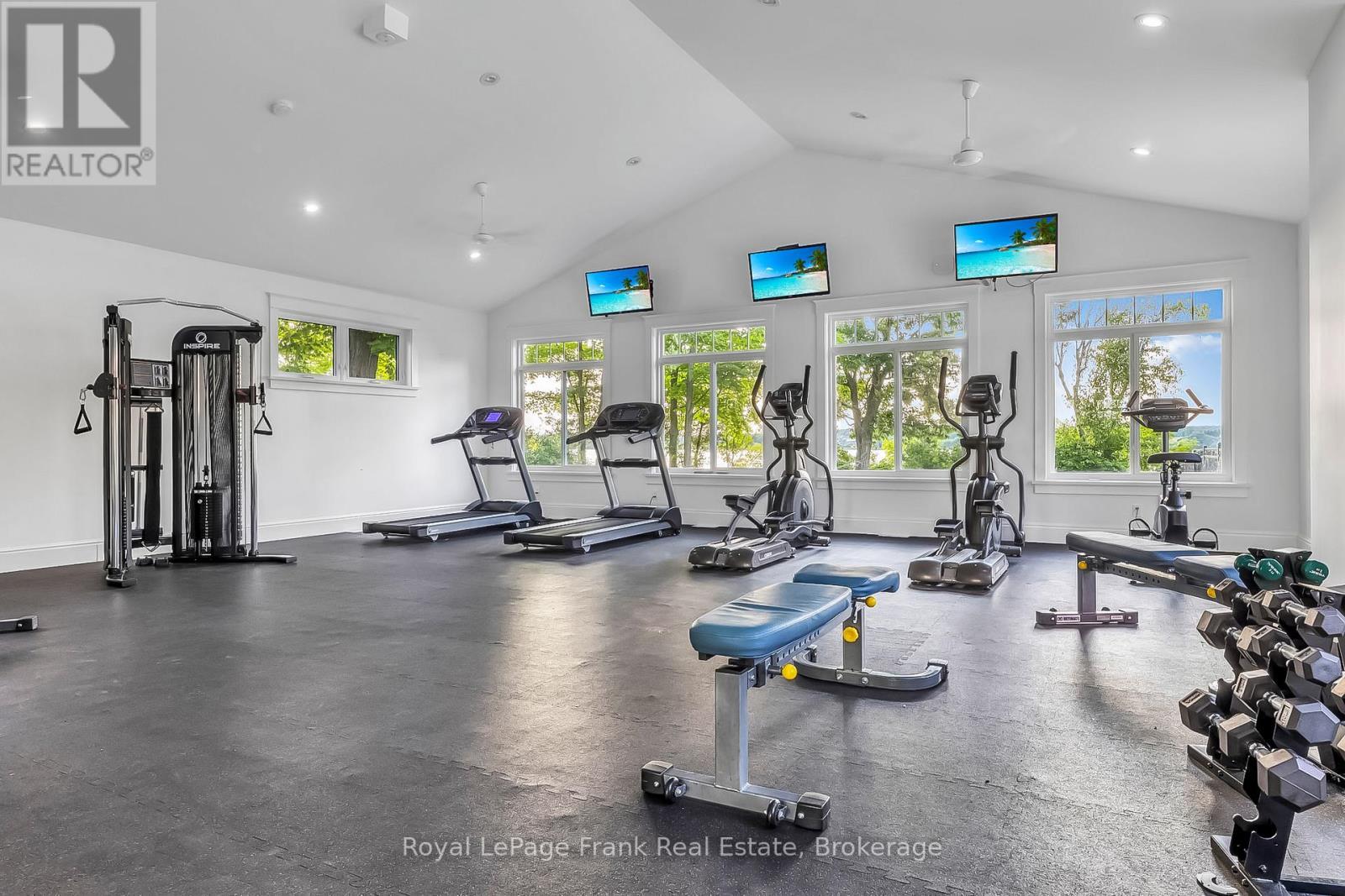












199 - 32 HOLLOW LANE

,
Prince Edward County,







Ontario
K0K1P0

