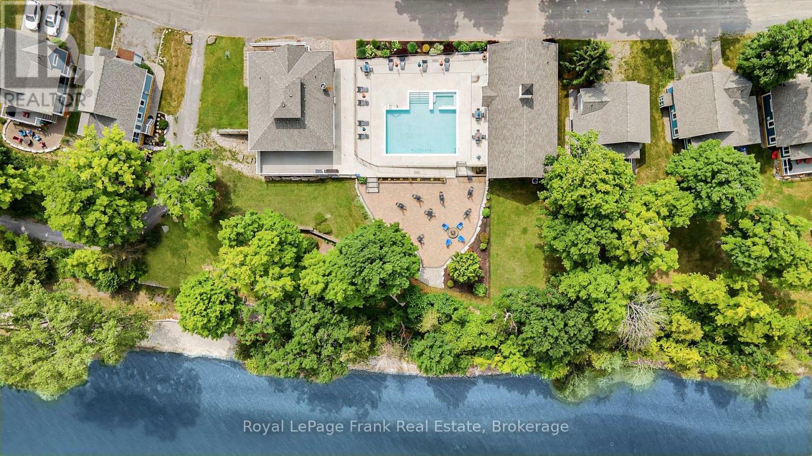 












199 - 32 HOLLOW LANE

,
Prince Edward County,







Ontario
K0K1P0

