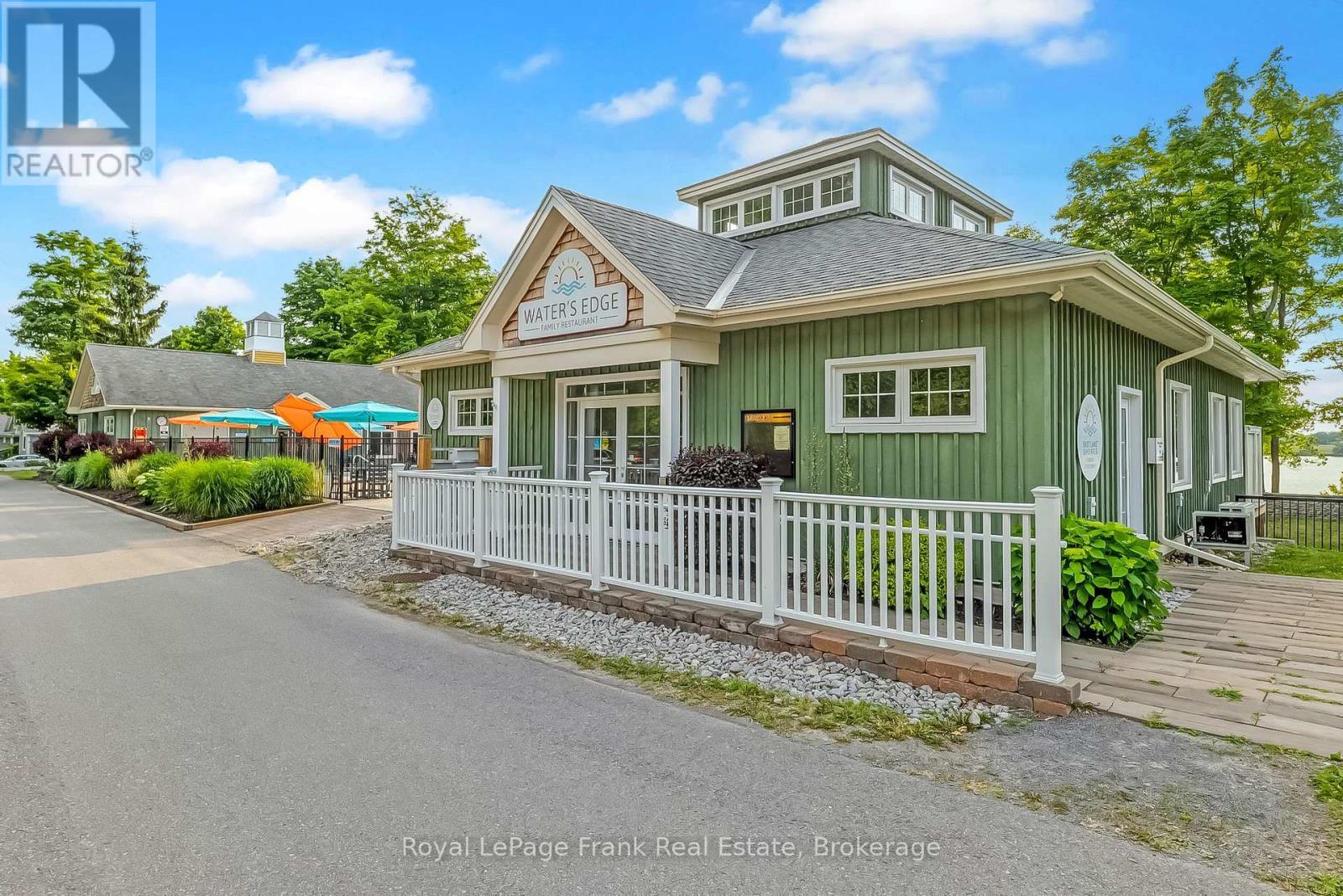 












199 - 32 HOLLOW LANE

,
Prince Edward County,







Ontario
K0K1P0

