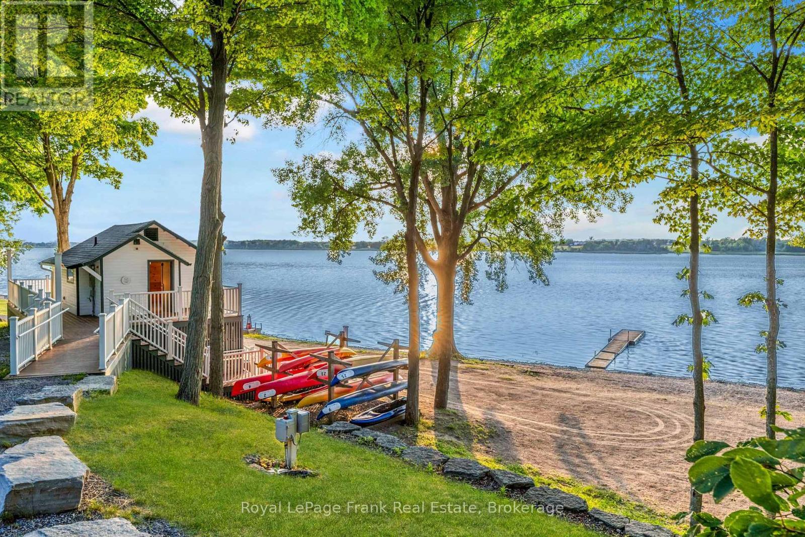 












199 - 32 HOLLOW LANE

,
Prince Edward County,







Ontario
K0K1P0

