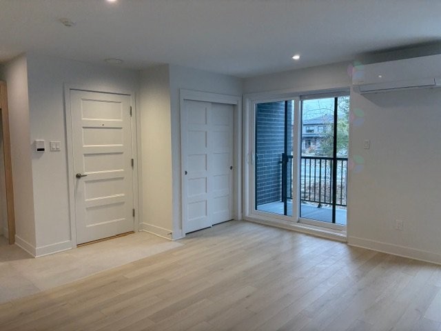 









651


Av. Forest

, 101,
Notre-Dame-de-l'Île-Perrot,




QC
J7W3S3

