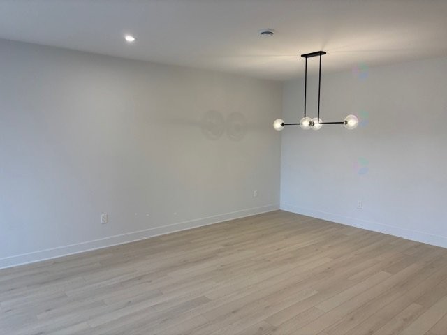 









651


Av. Forest

, 101,
Notre-Dame-de-l'Île-Perrot,




QC
J7W3S3

