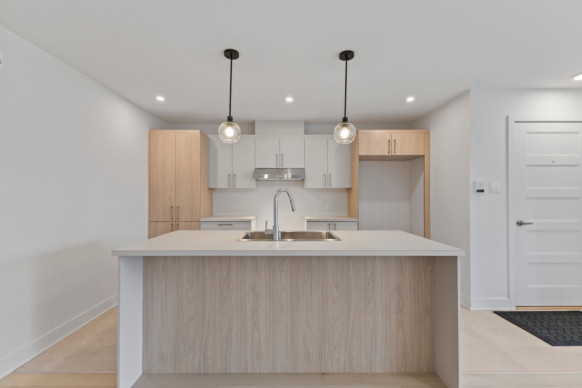 









651


Av. Forest

, 101,
Notre-Dame-de-l'Île-Perrot,




QC
J7W3S3

