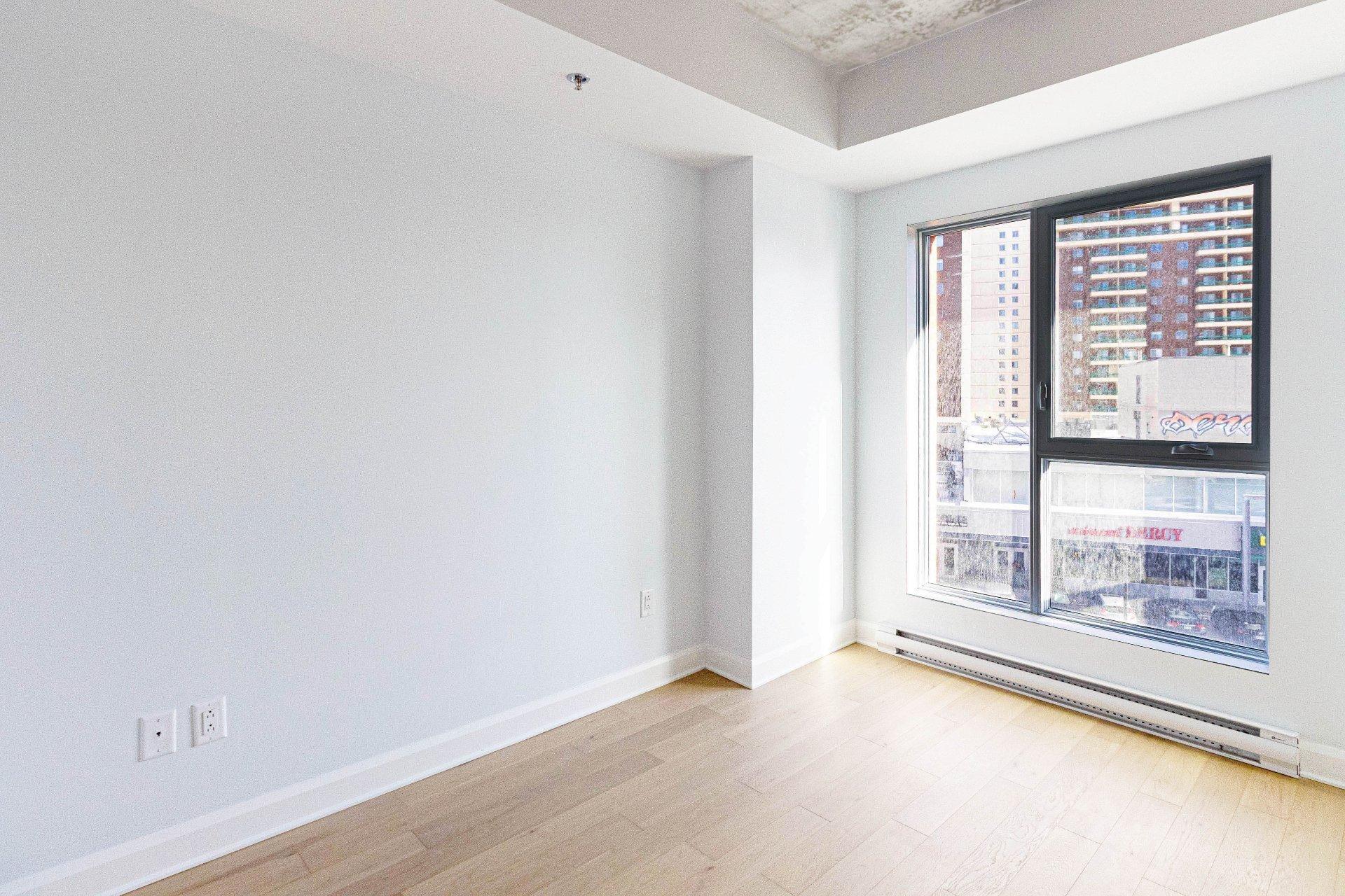 









1971


Rue du Havre

, 411,
Montréal (Ville-Marie),




QC
H2K0E5

