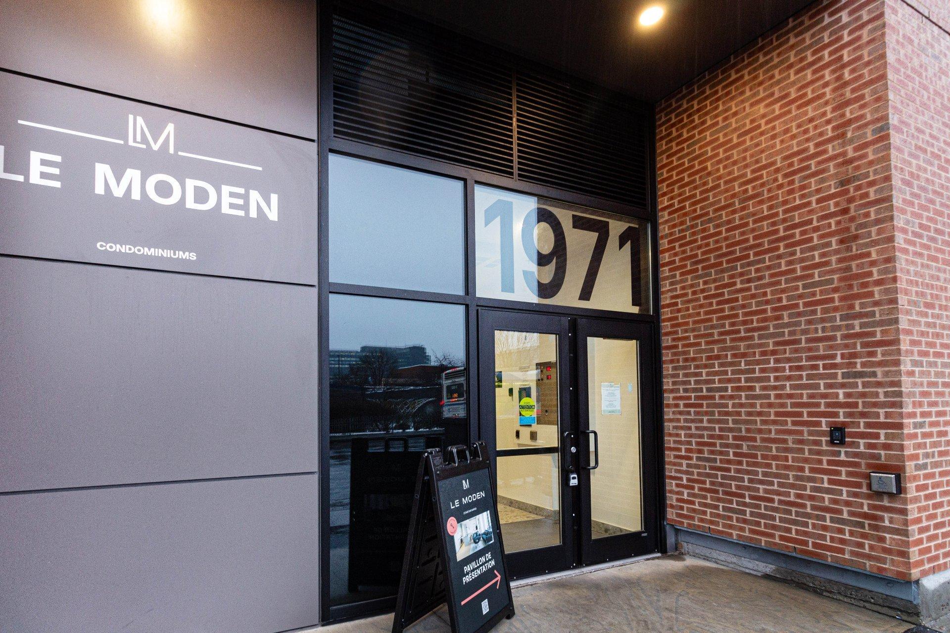 









1971


Rue du Havre

, 411,
Montréal (Ville-Marie),




QC
H2K0E5

