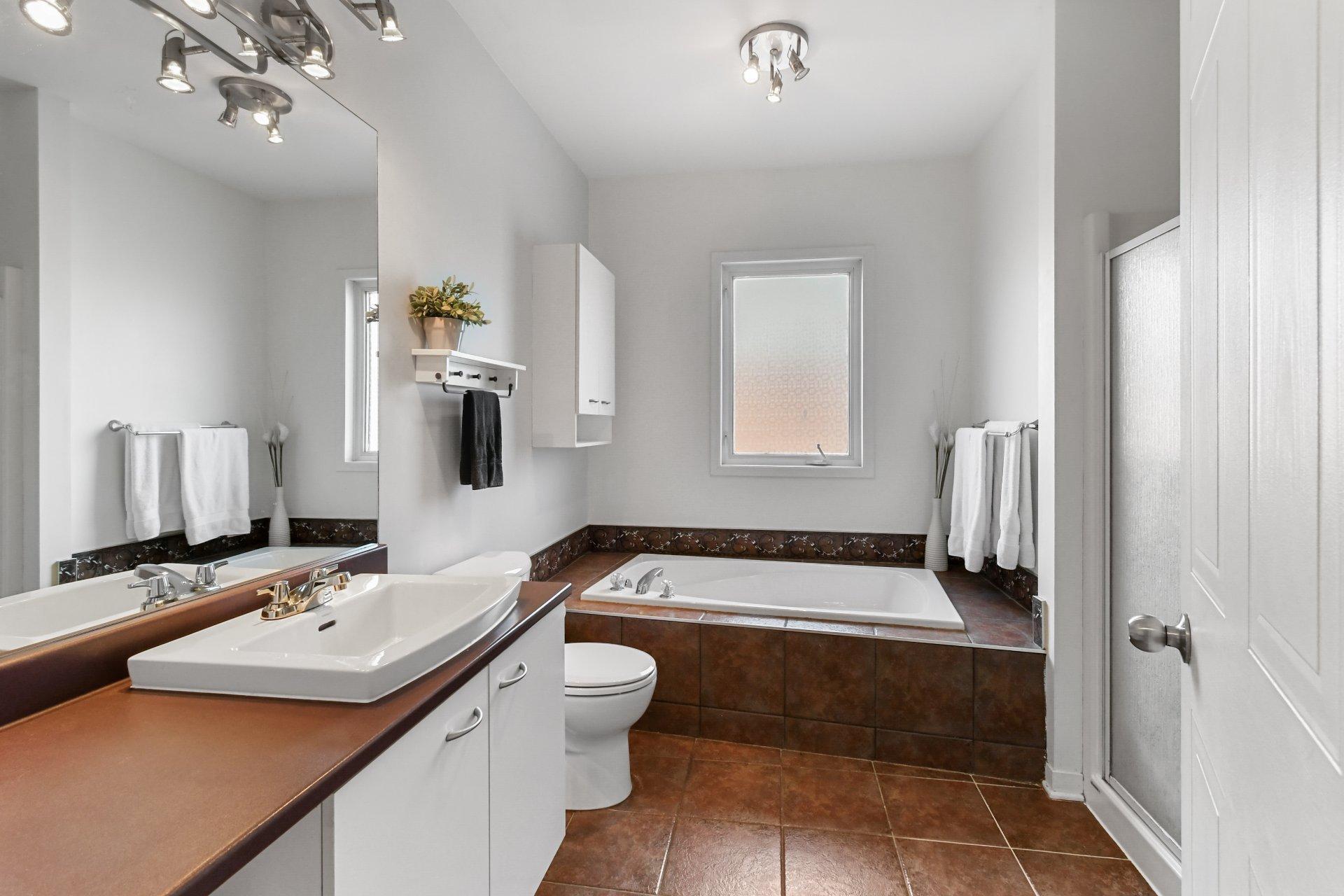 









145


Rue de la Futaie

,
Varennes,




QC
J3X2B7

