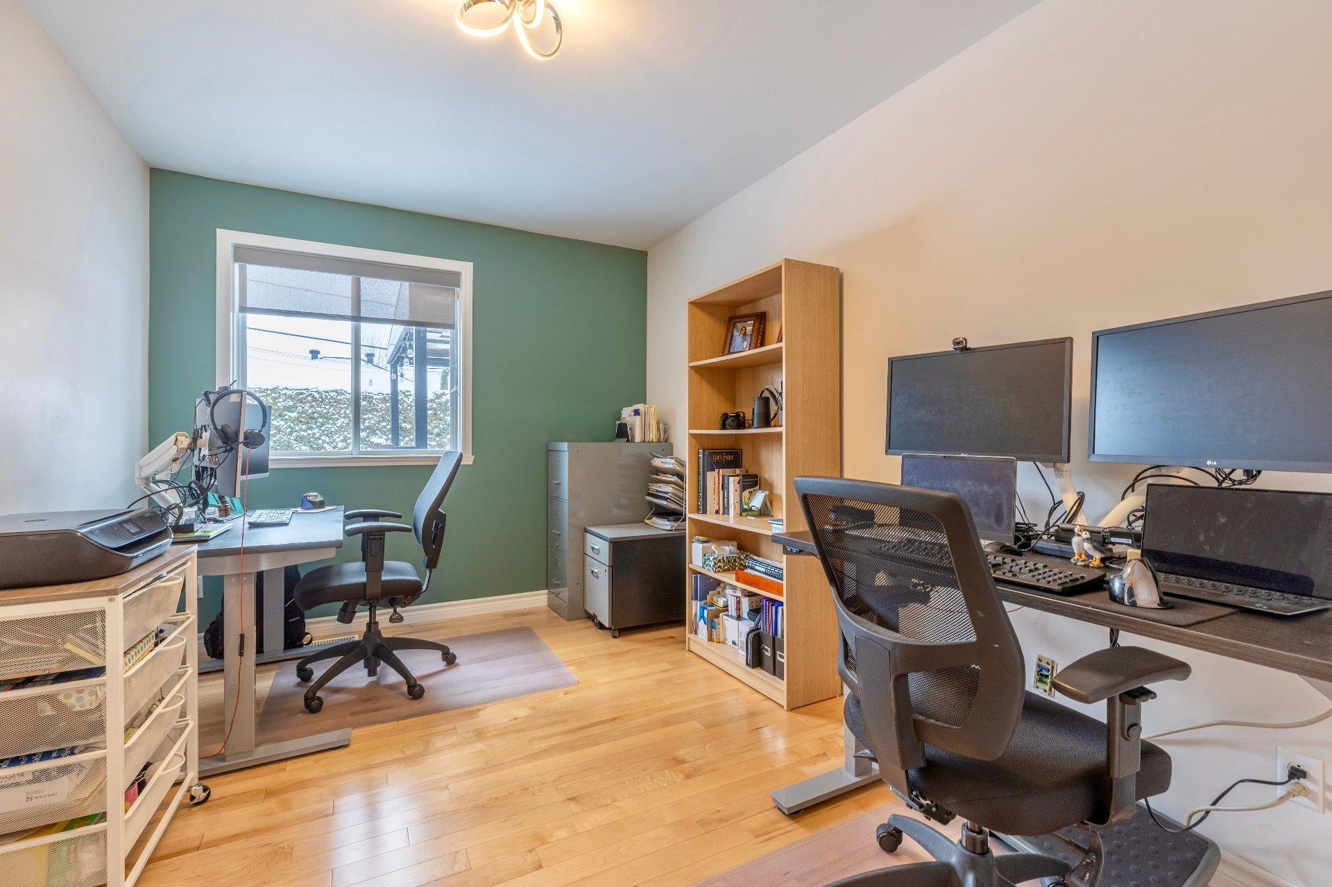 









1242


Boul. Virginie-Roy

,
Notre-Dame-de-l'Île-Perrot,




QC
J7W3M8

