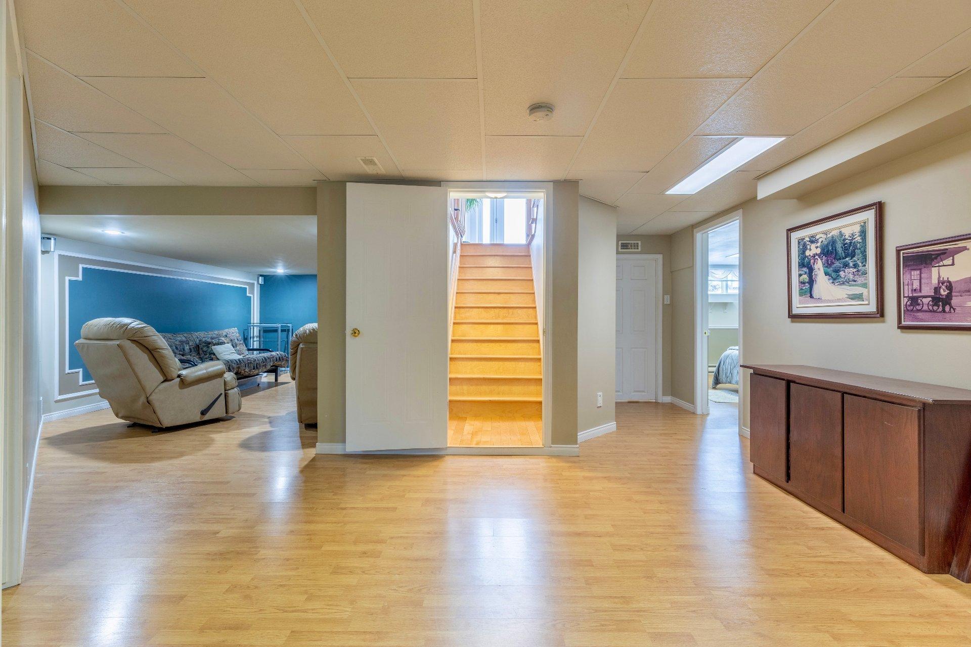 









1242


Boul. Virginie-Roy

,
Notre-Dame-de-l'Île-Perrot,




QC
J7W3M8

