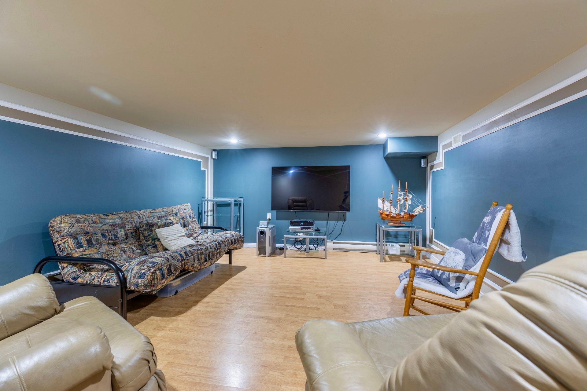 









1242


Boul. Virginie-Roy

,
Notre-Dame-de-l'Île-Perrot,




QC
J7W3M8

