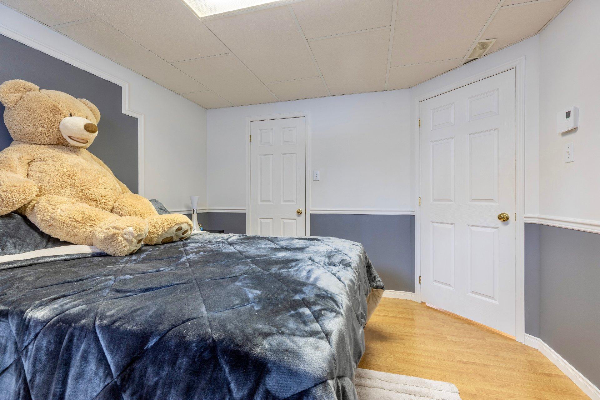 









1242


Boul. Virginie-Roy

,
Notre-Dame-de-l'Île-Perrot,




QC
J7W3M8

