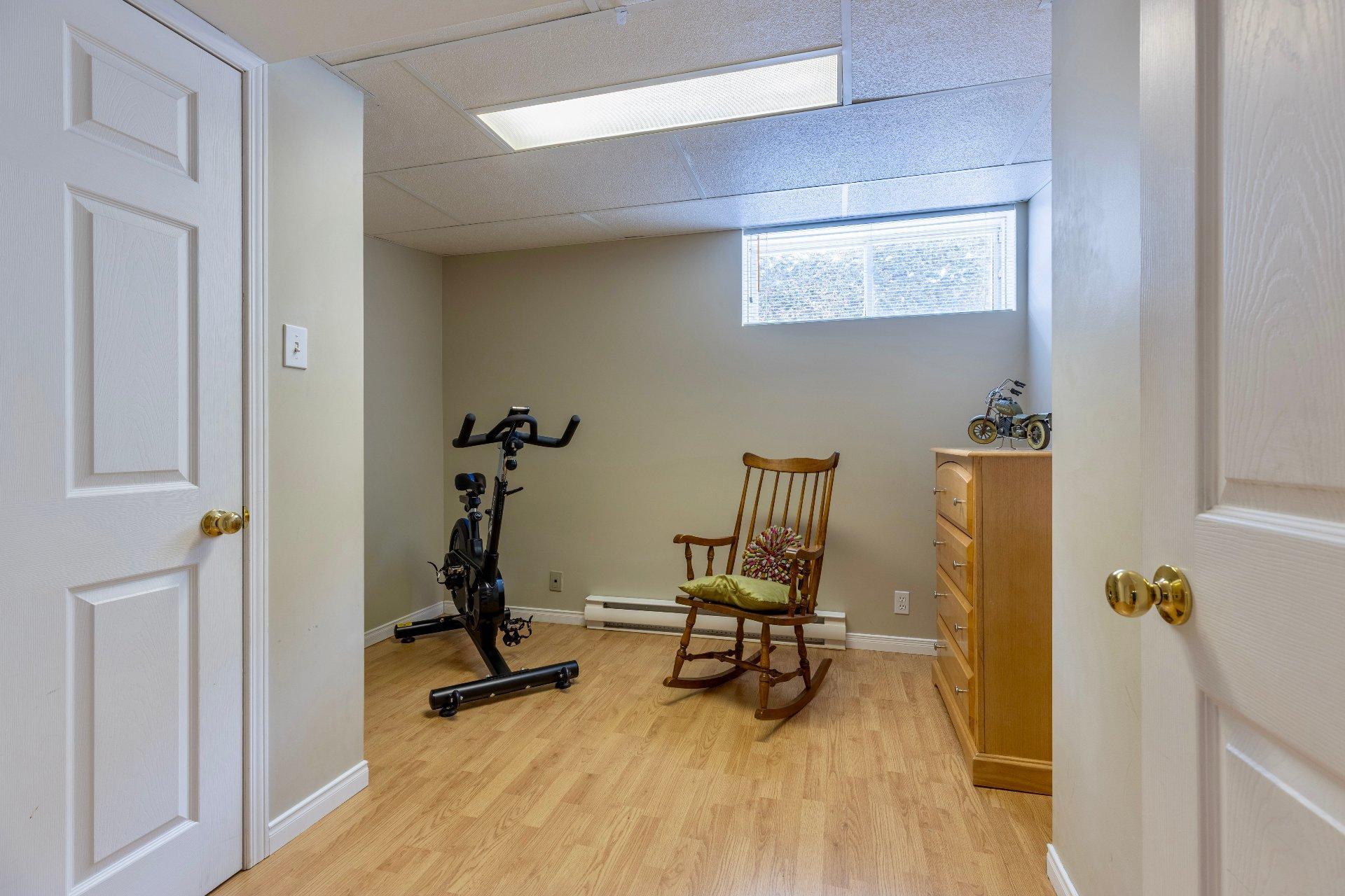 









1242


Boul. Virginie-Roy

,
Notre-Dame-de-l'Île-Perrot,




QC
J7W3M8

