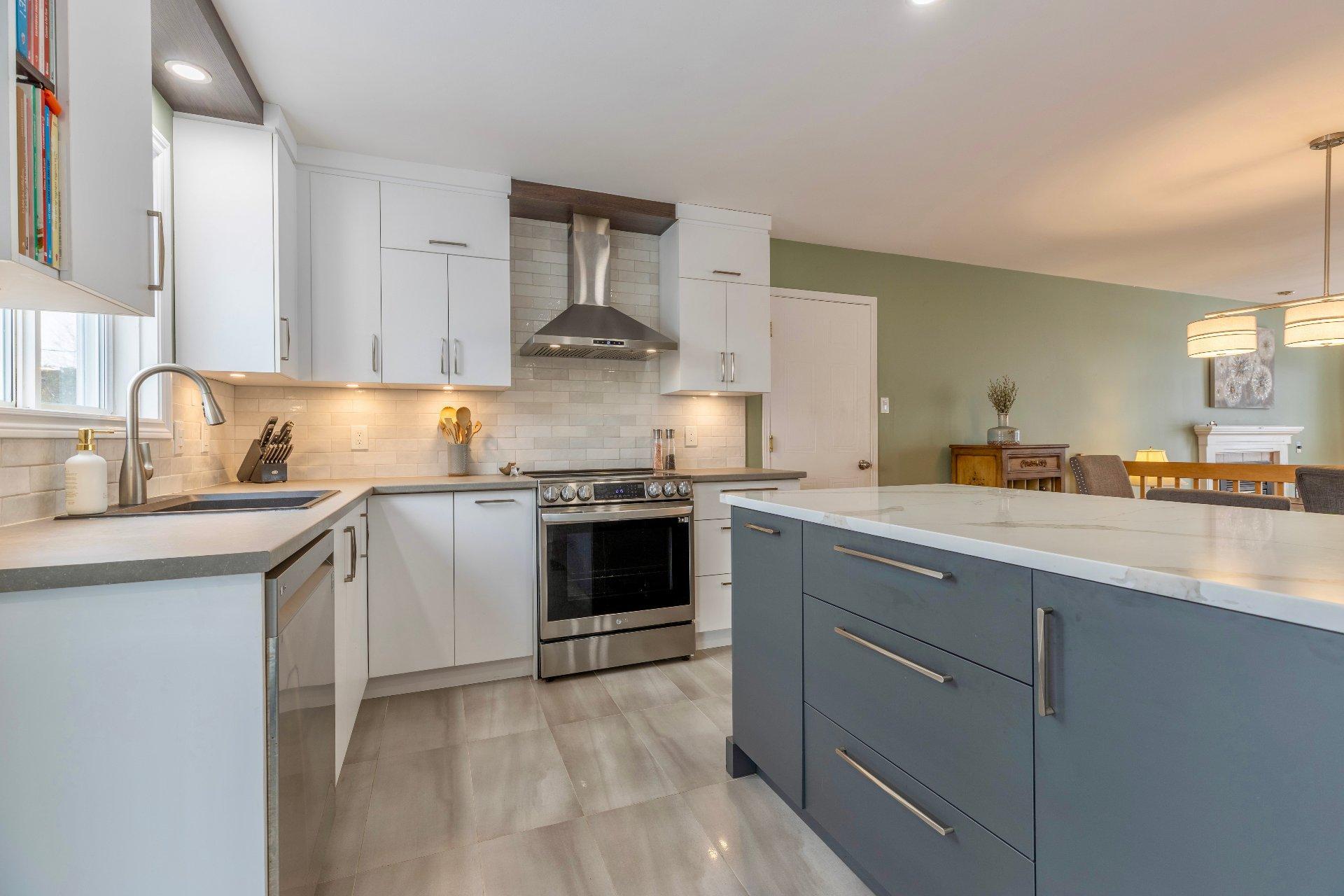 









1242


Boul. Virginie-Roy

,
Notre-Dame-de-l'Île-Perrot,




QC
J7W3M8

