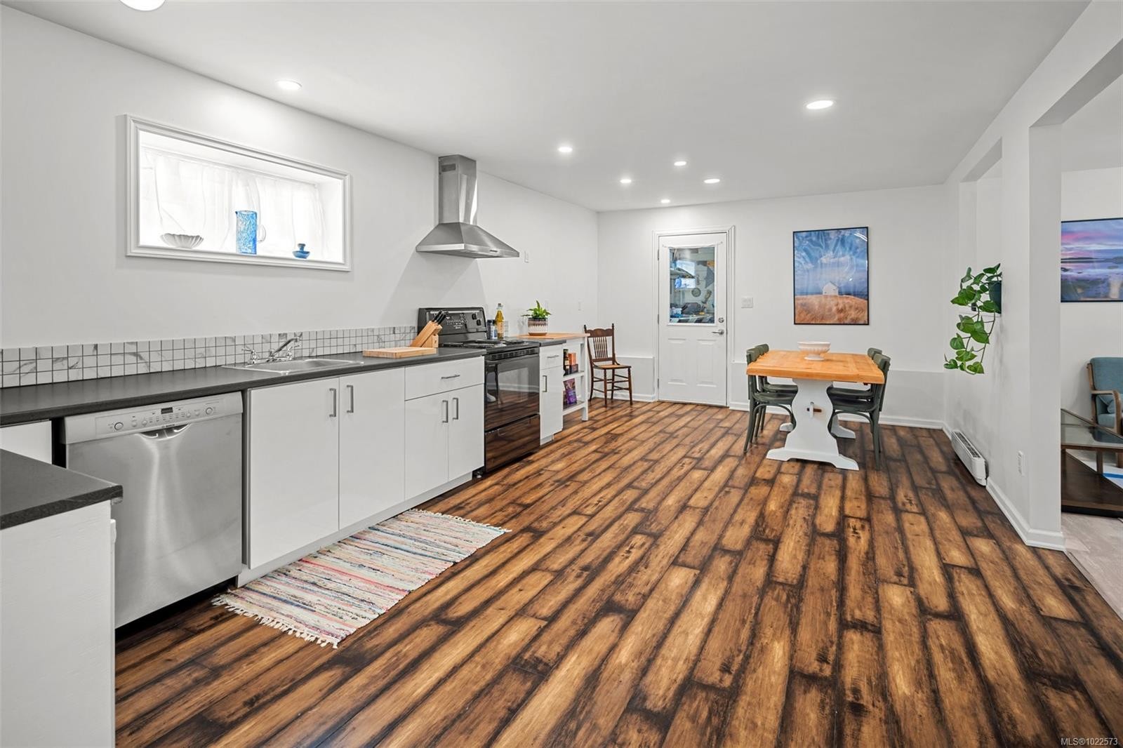 









7147


Wright

Rd,
Sooke,




BC
V9Z 0S5

