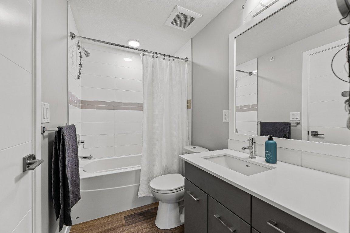 









722


Valley

Road, 507,
Kelowna,




BC
V1V 0E2

