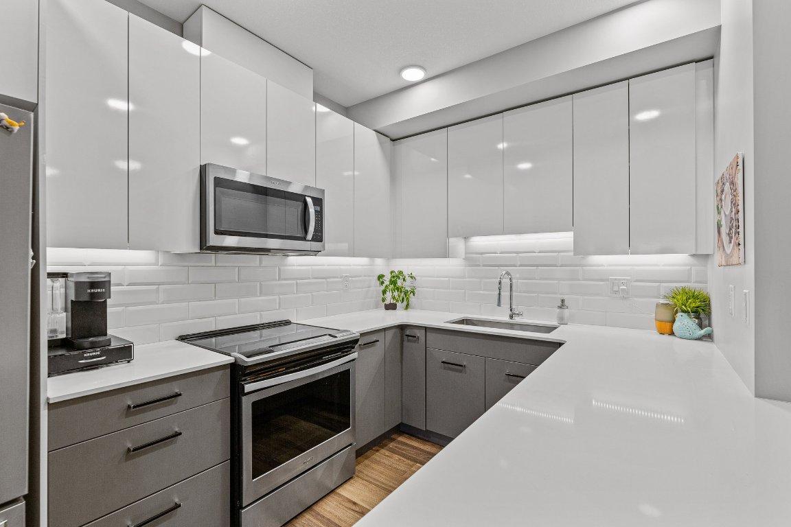 









722


Valley

Road, 507,
Kelowna,




BC
V1V 0E2

