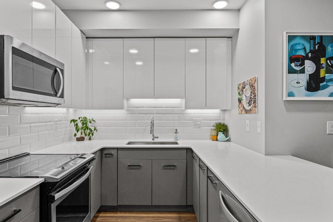 









722


Valley

Road, 507,
Kelowna,




BC
V1V 0E2

