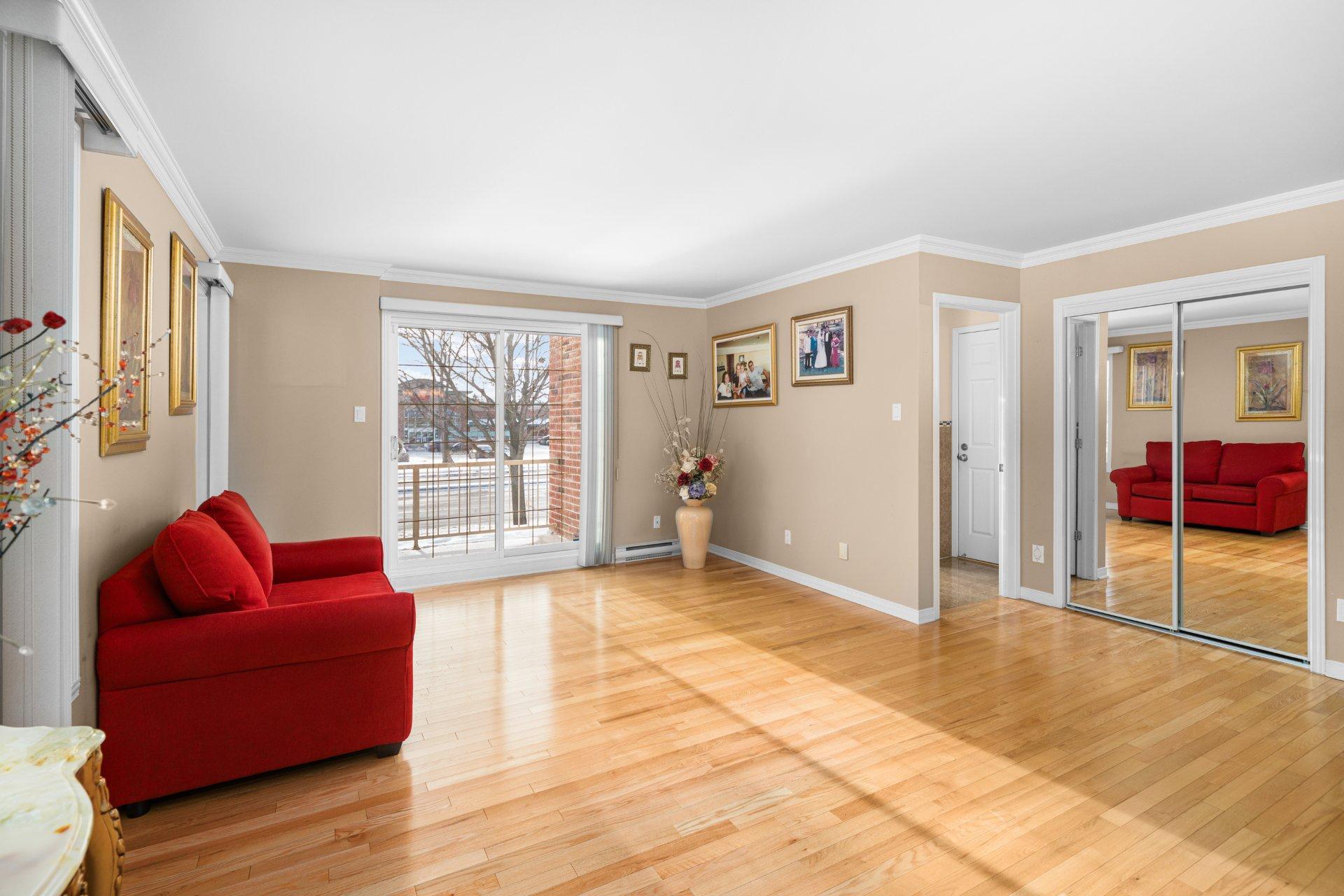 









273


Rue de Barcelone

,
Dollard-des-Ormeaux,




QC
H9B0A6

