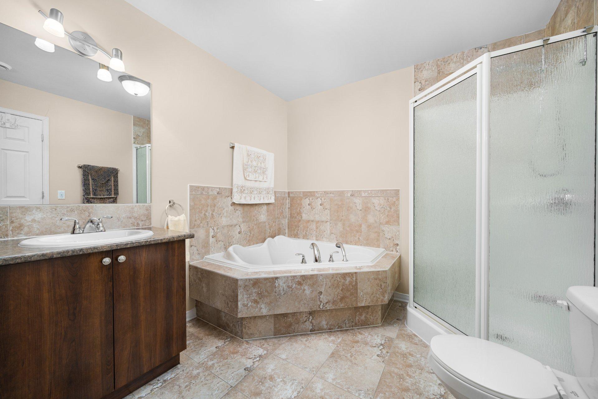 









273


Rue de Barcelone

,
Dollard-des-Ormeaux,




QC
H9B0A6

