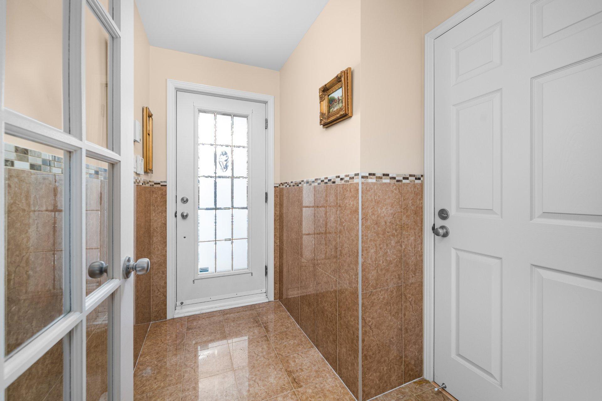 









273


Rue de Barcelone

,
Dollard-des-Ormeaux,




QC
H9B0A6

